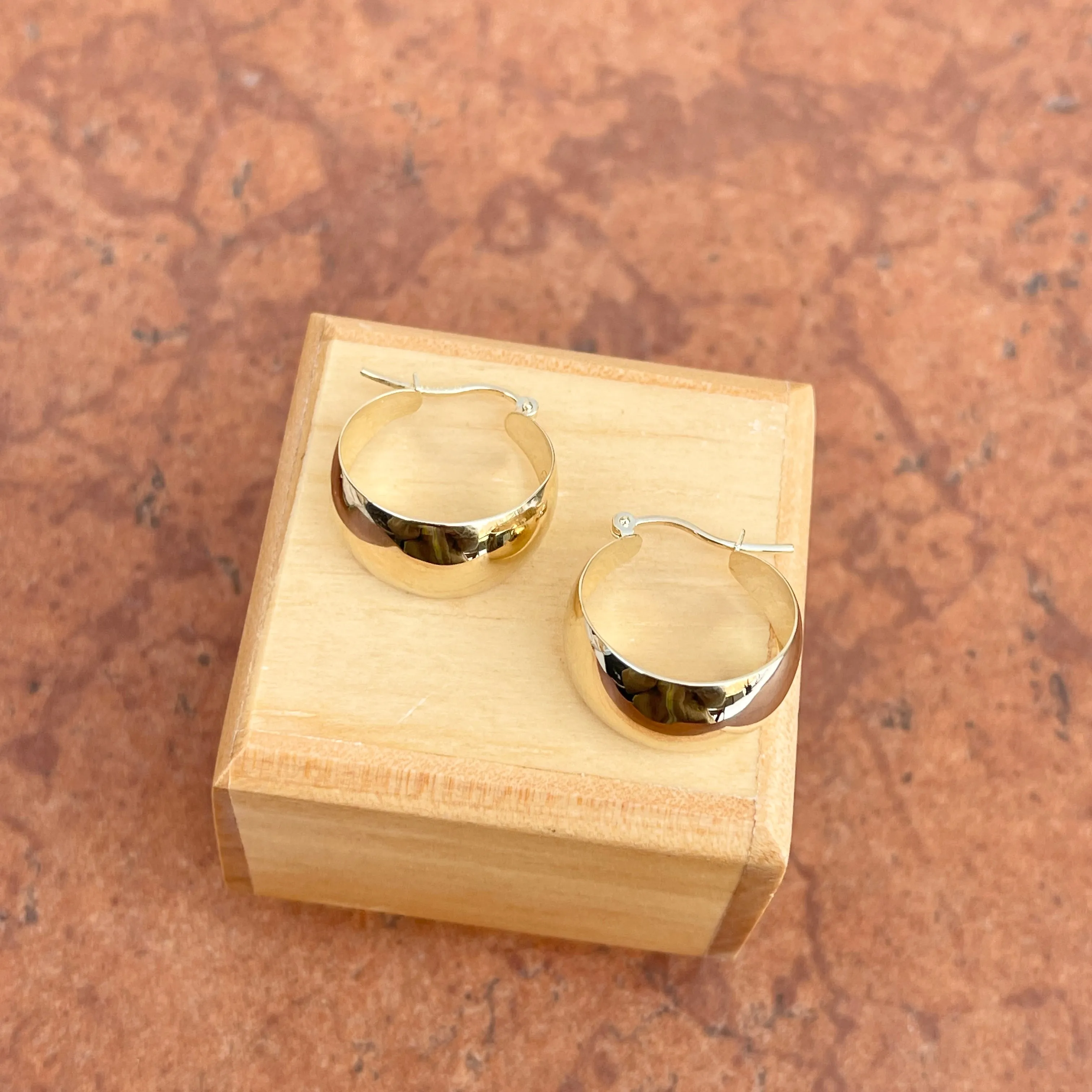 14KT Yellow Gold Shiny 10.5mm Tapered Round Hoop Earrings 21mm