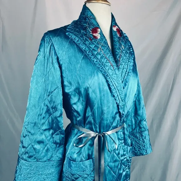1960s quilted Asian motif robe