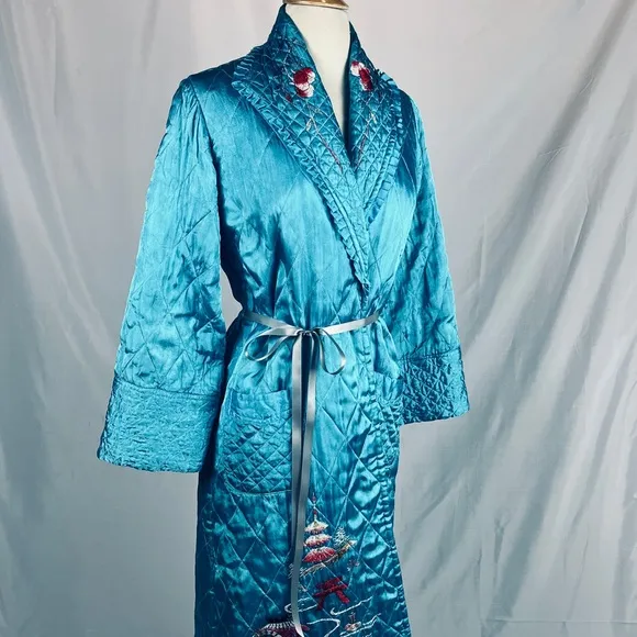 1960s quilted Asian motif robe