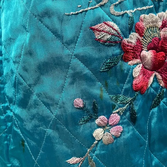 1960s quilted Asian motif robe