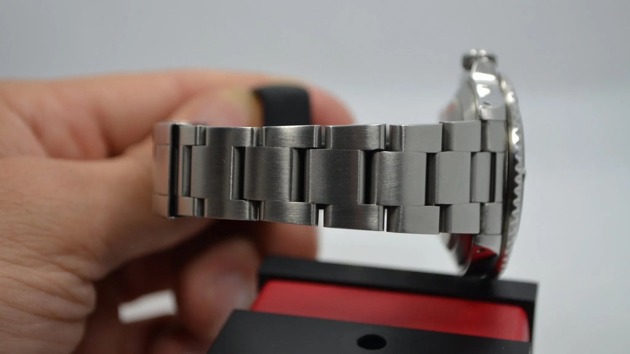 1989 Rolex Submariner 16610 Stainless Steel "L" Serial Automatic Wristwatch