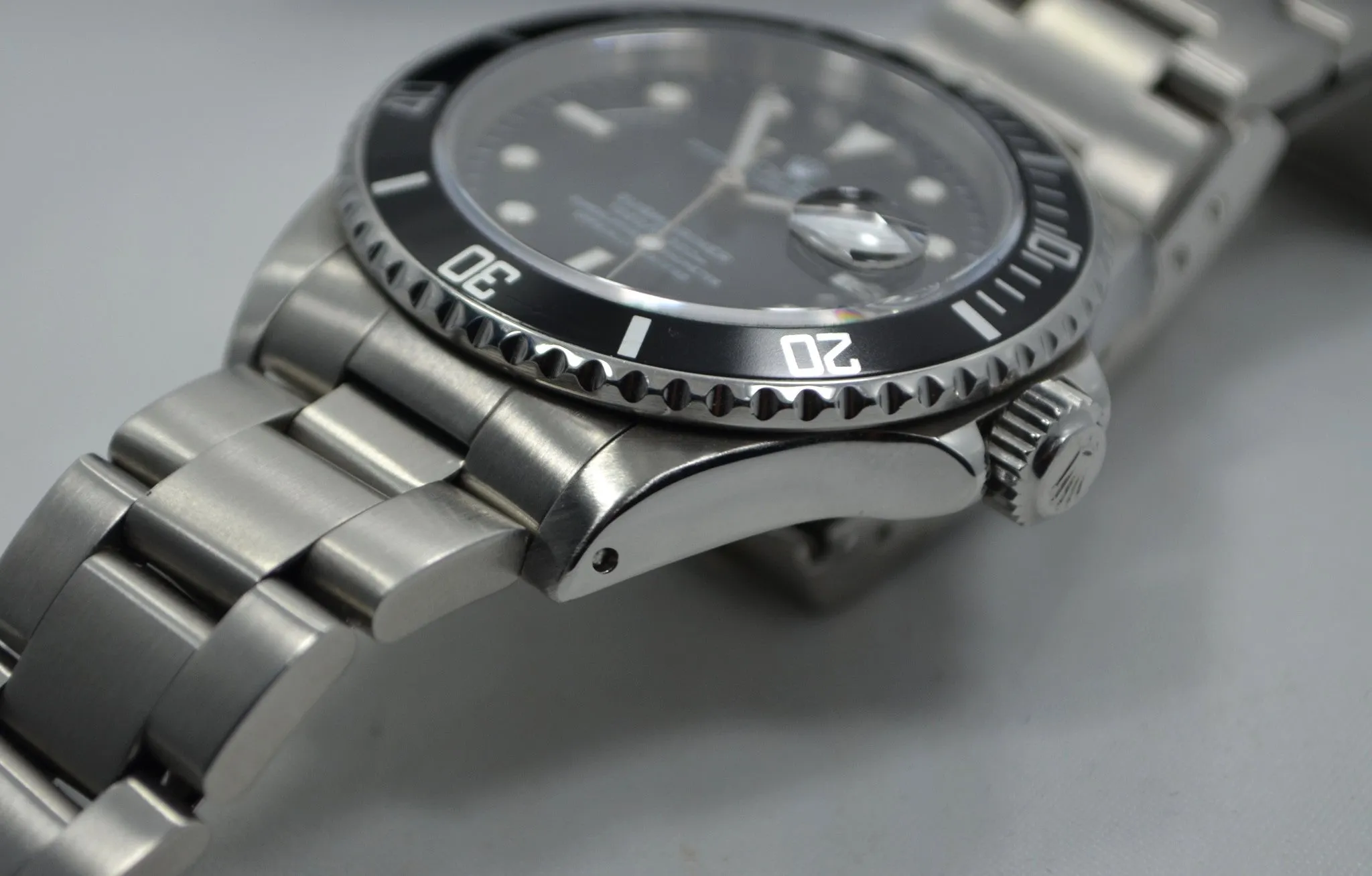 1989 Rolex Submariner 16610 Stainless Steel "L" Serial Automatic Wristwatch