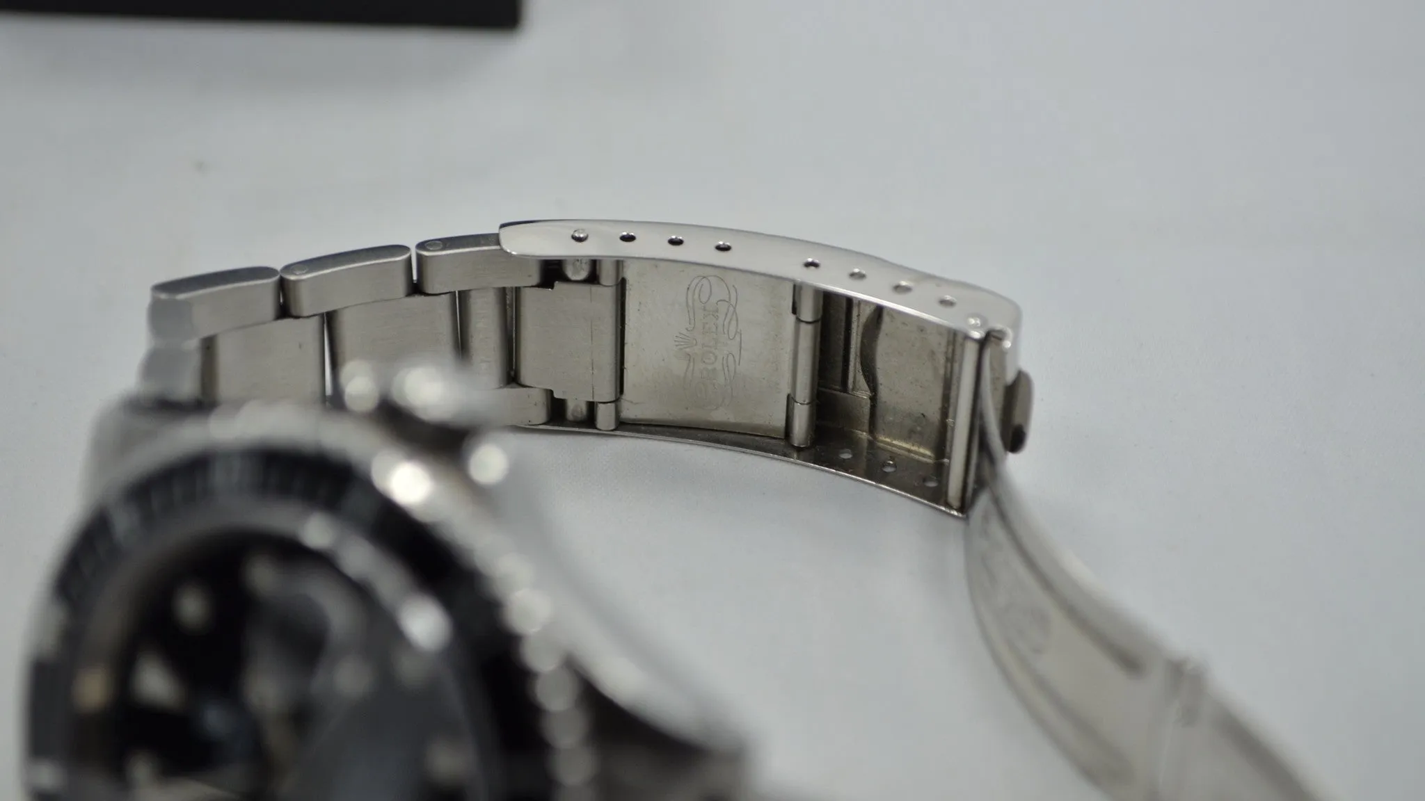1989 Rolex Submariner 16610 Stainless Steel "L" Serial Automatic Wristwatch