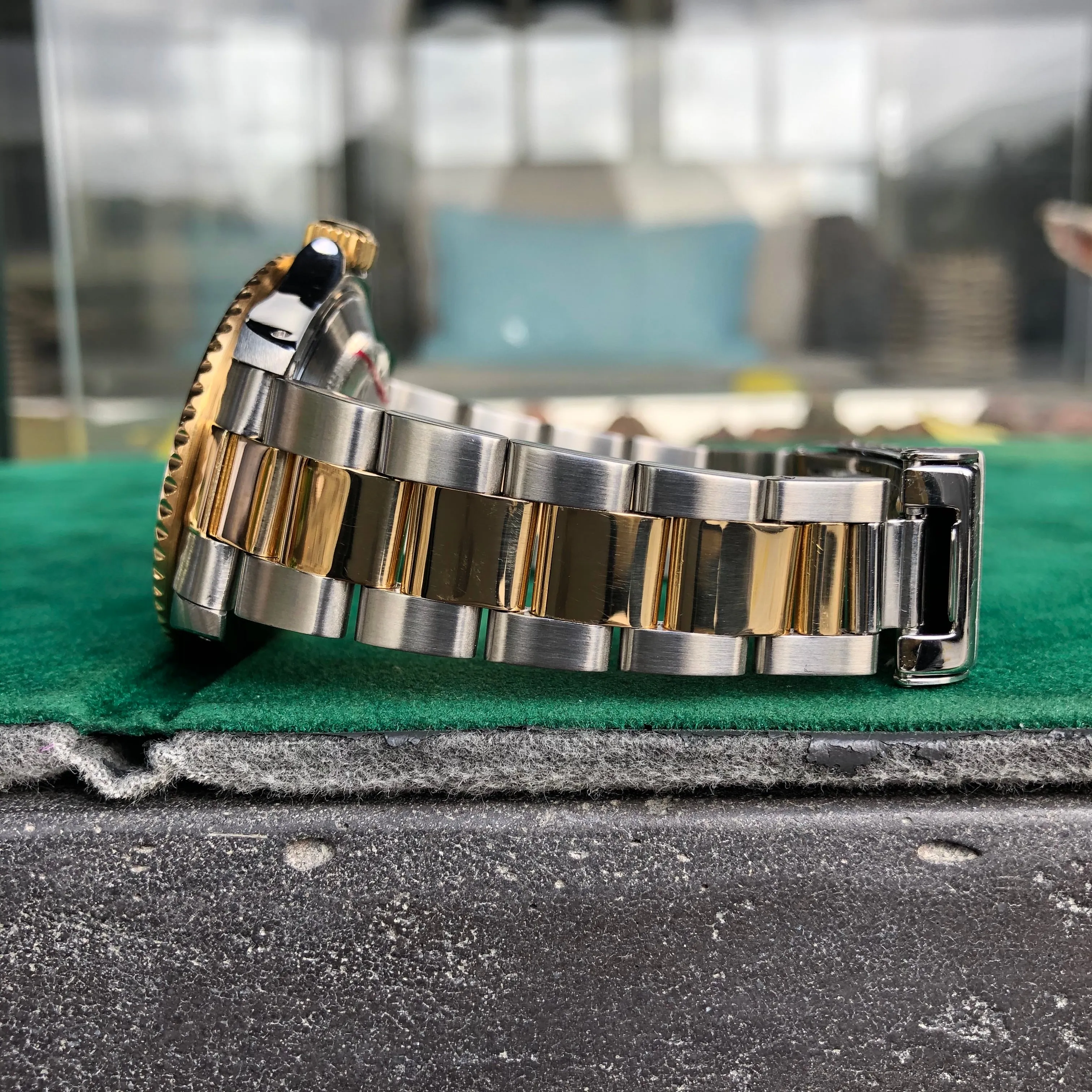 1995 Rolex Submariner Date 16613 Blue Two Tone Stainless Steel Gold Wristwatch Box Papers