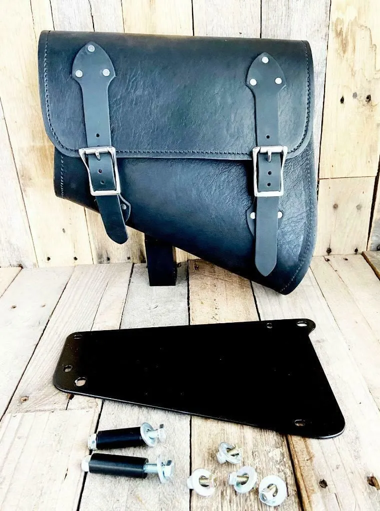 2018-23 Indian Scout Bobber Saddle Bags With Mounting Hardware Black Leather