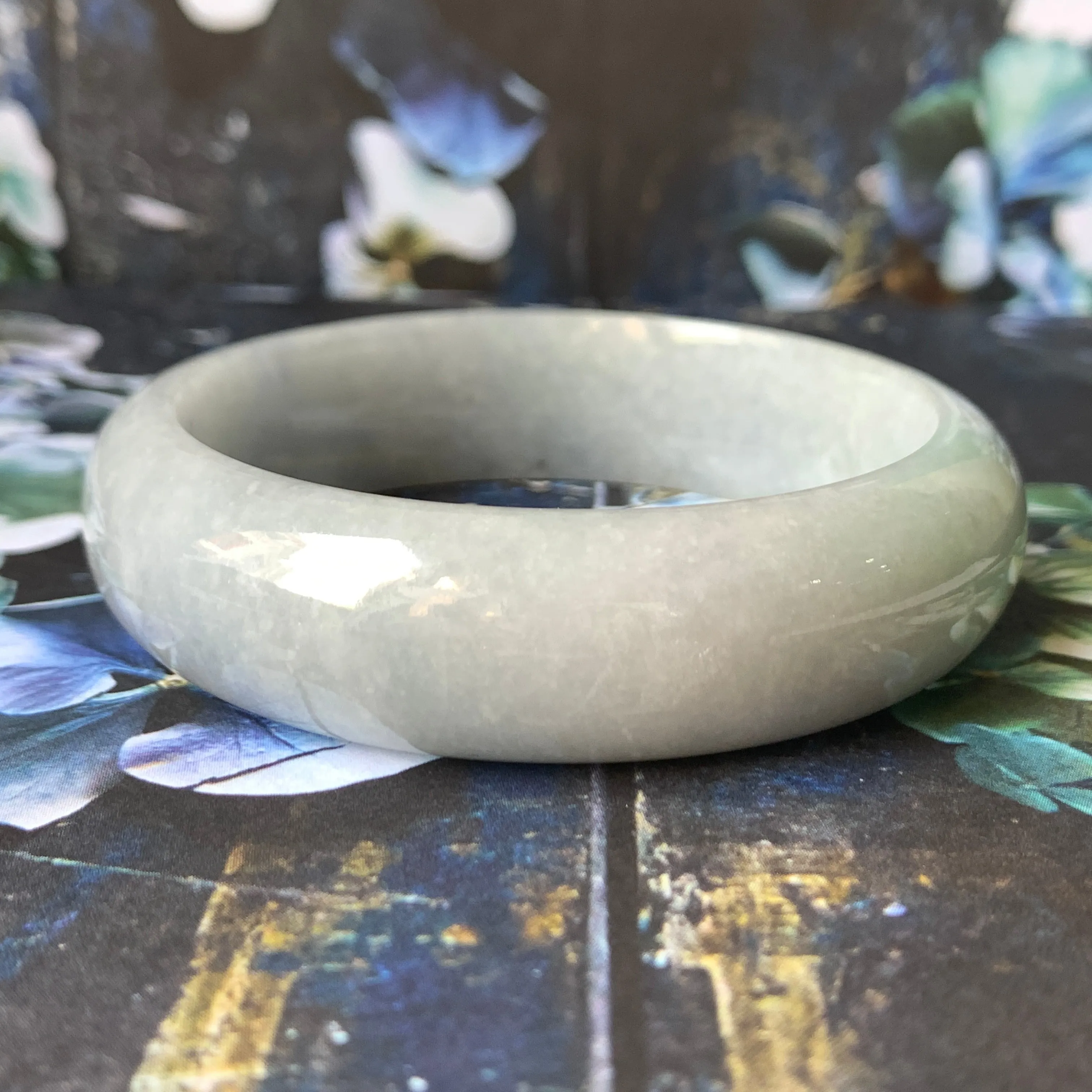 58.2mm A-Grade Natural Lavender Green Jadeite Modern Round Bangle No.151535