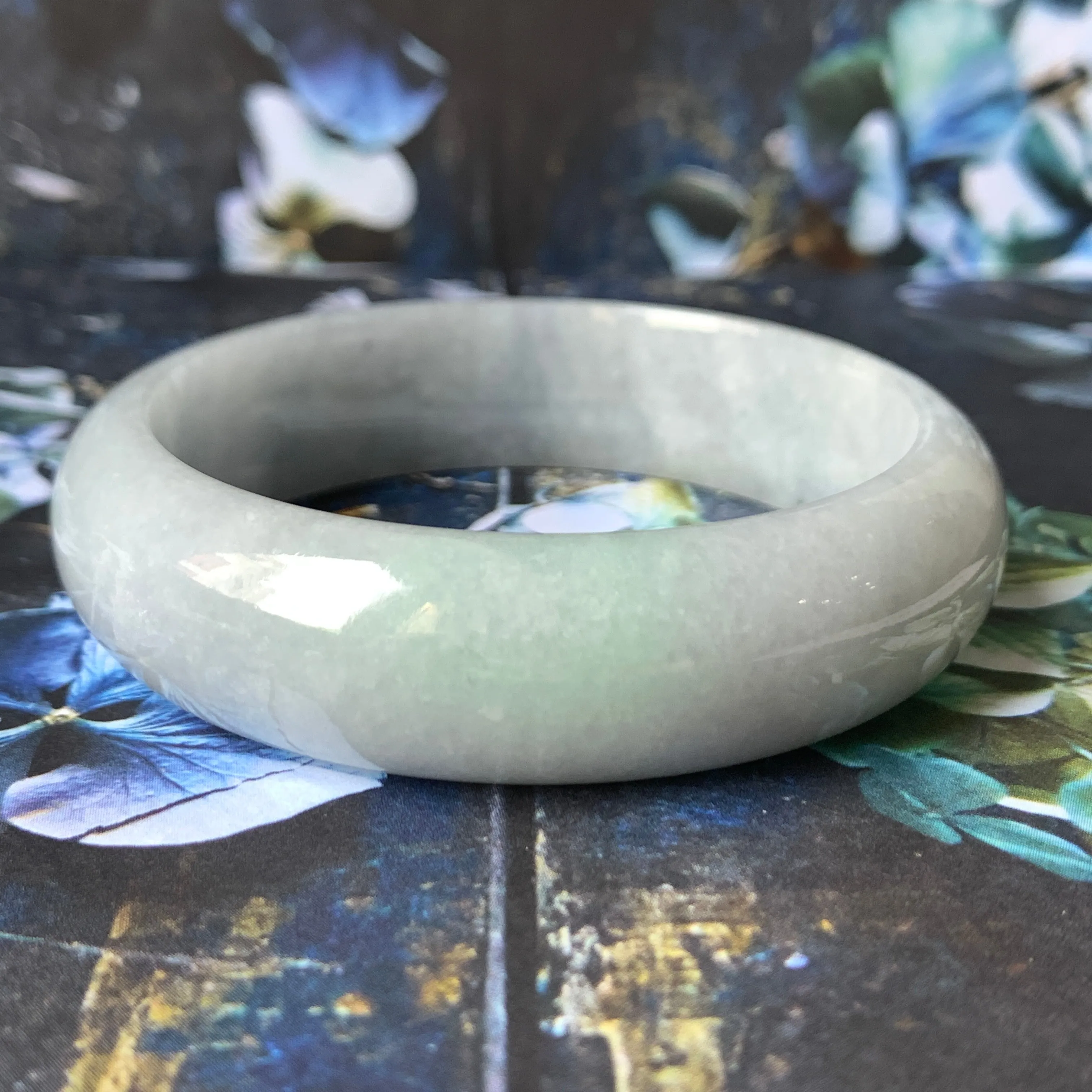 58.2mm A-Grade Natural Lavender Green Jadeite Modern Round Bangle No.151535