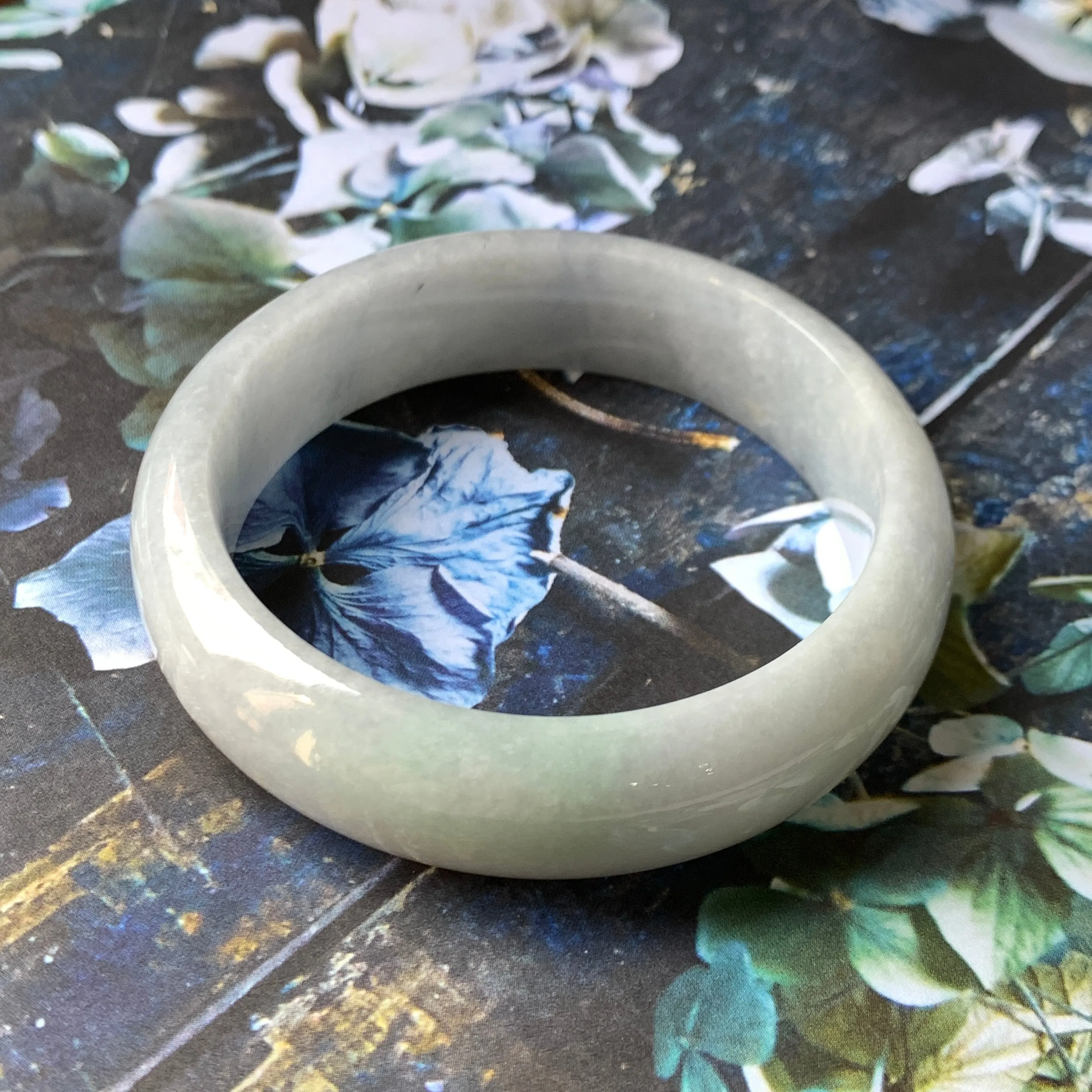 58.2mm A-Grade Natural Lavender Green Jadeite Modern Round Bangle No.151535