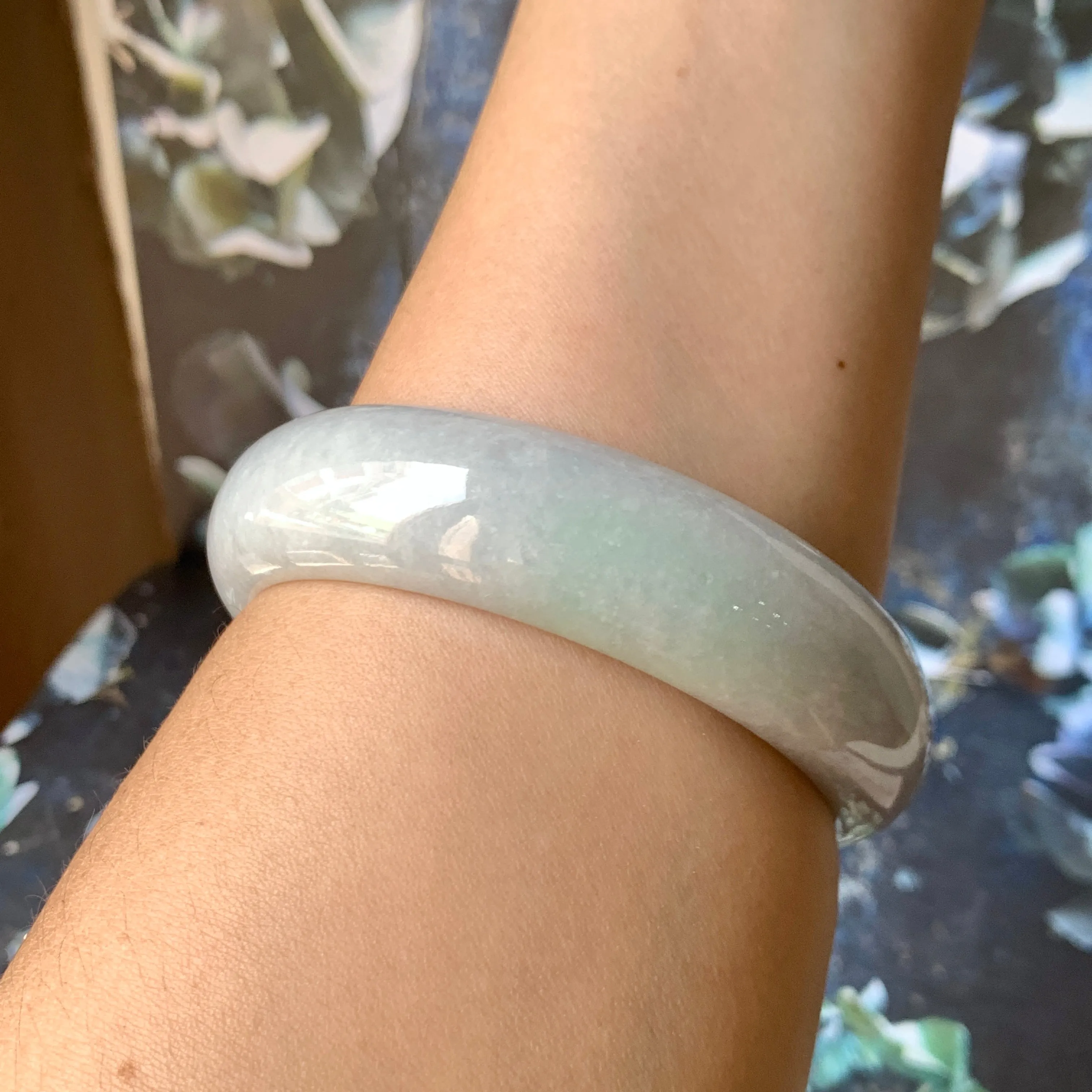 58.2mm A-Grade Natural Lavender Green Jadeite Modern Round Bangle No.151535