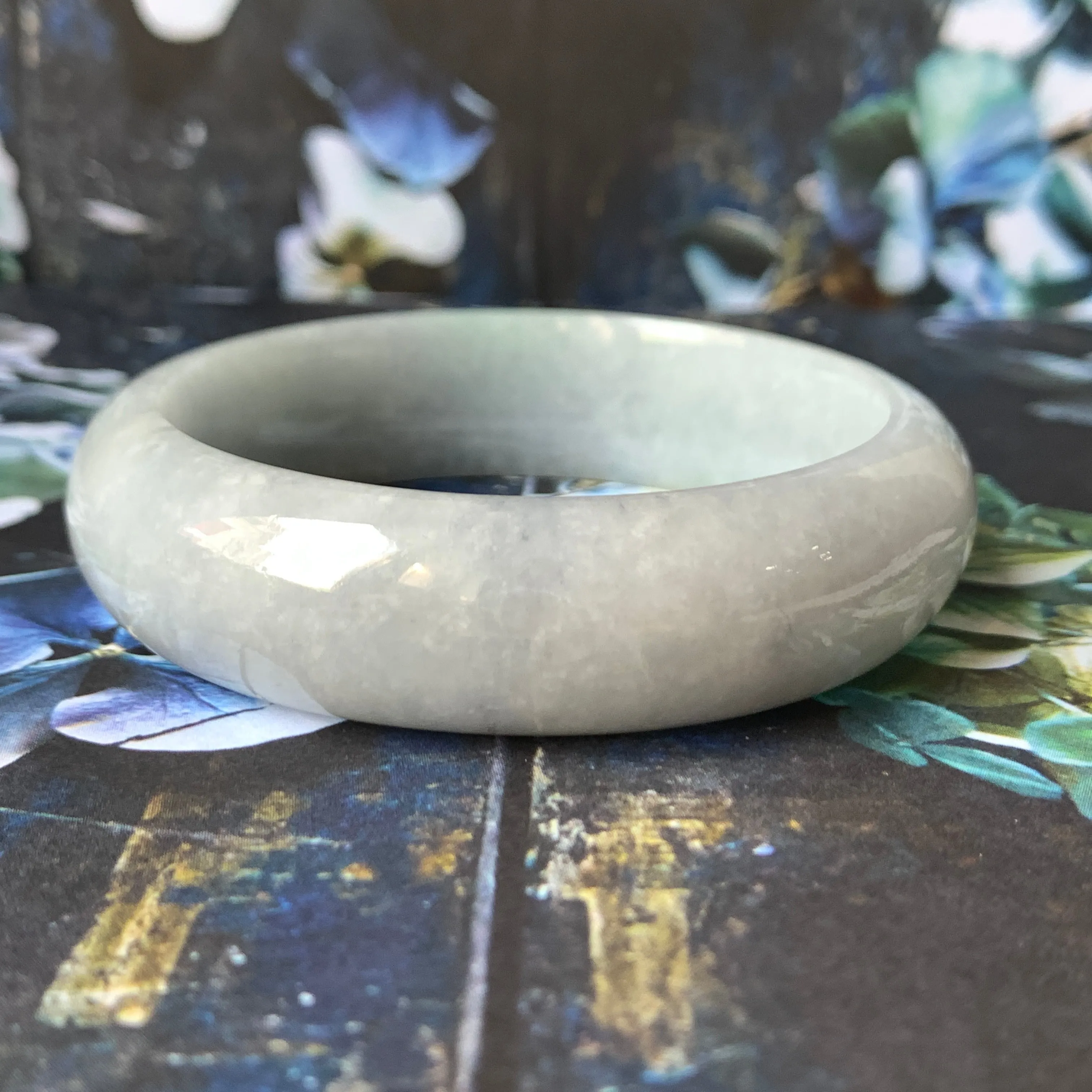 58.2mm A-Grade Natural Lavender Green Jadeite Modern Round Bangle No.151535