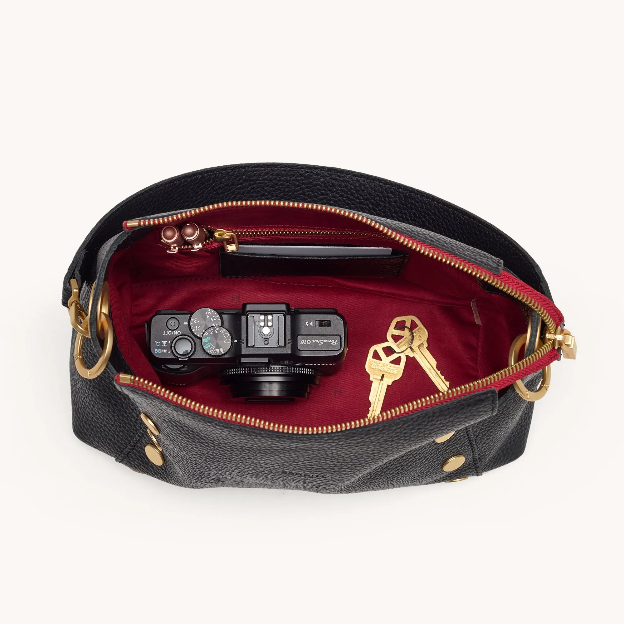 Bryant | Black/Brushed Gold Red Zip | Med