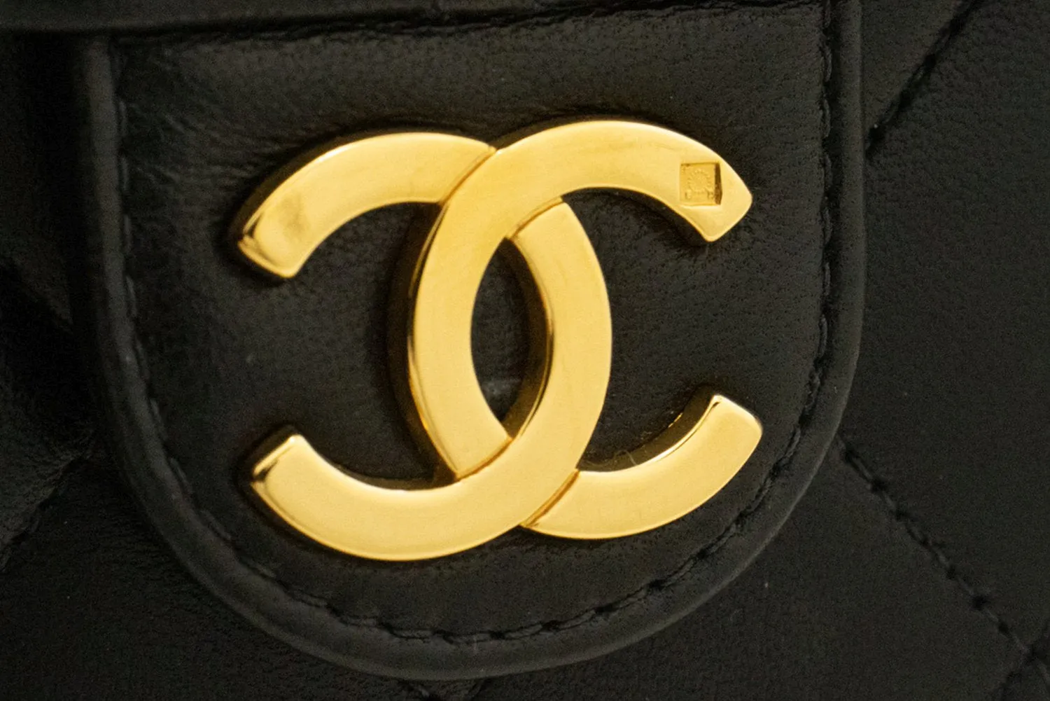 CHANEL Chain Shoulder Bag Clutch Black Quilted Flap Lambskin Purse k11