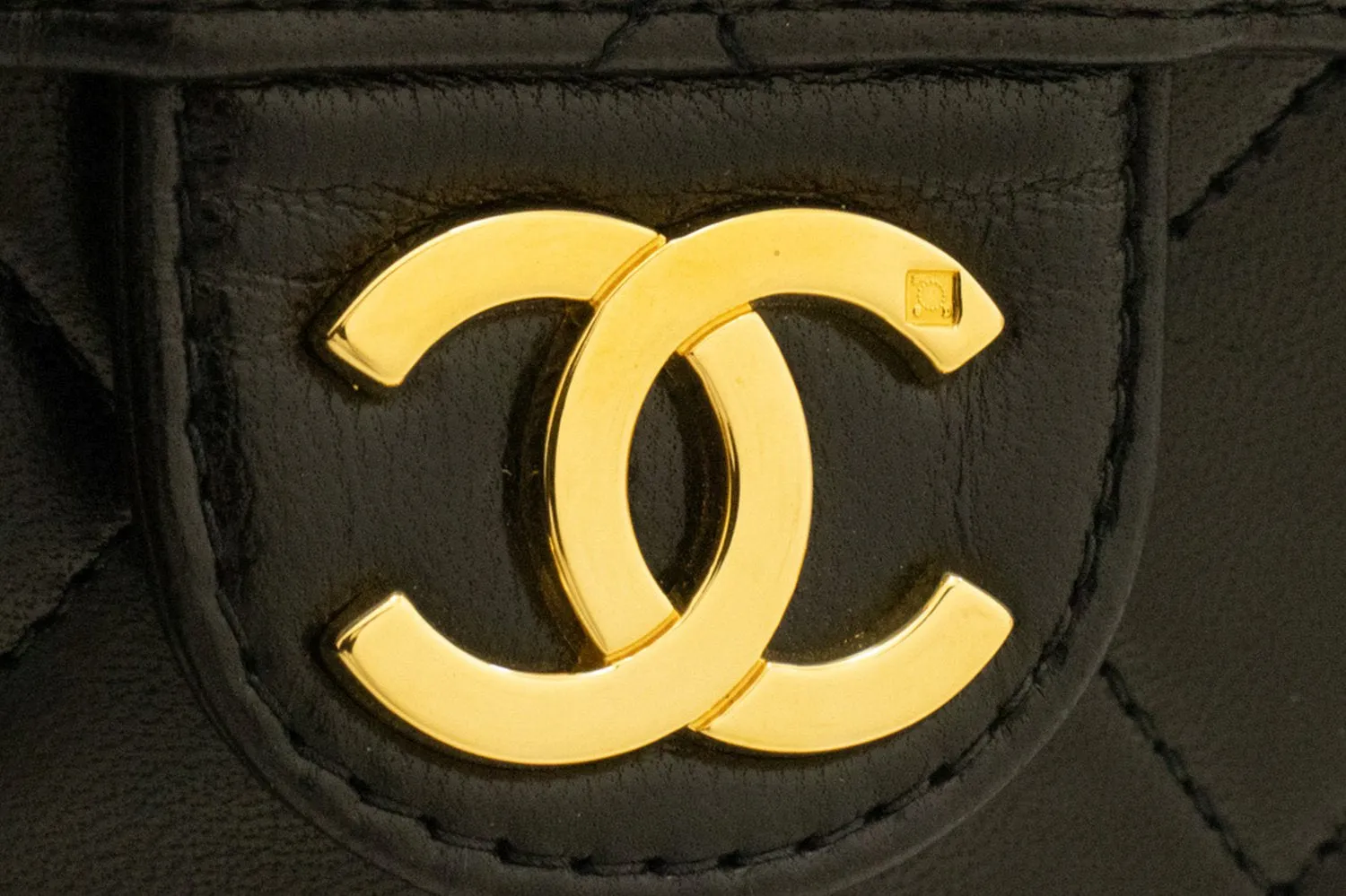 CHANEL Chain Shoulder Bag Clutch Black Quilted Flap Lambskin Purse k36
