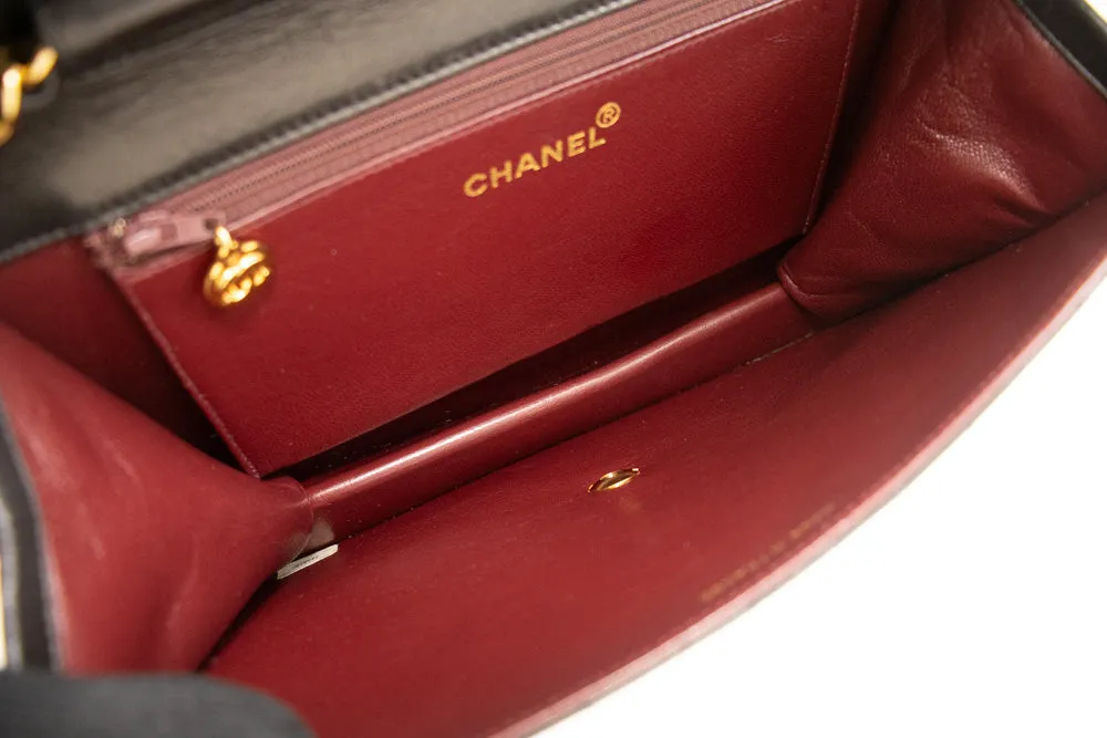 CHANEL Chain Shoulder Bag Clutch Black Quilted Flap Lambskin Purse k36