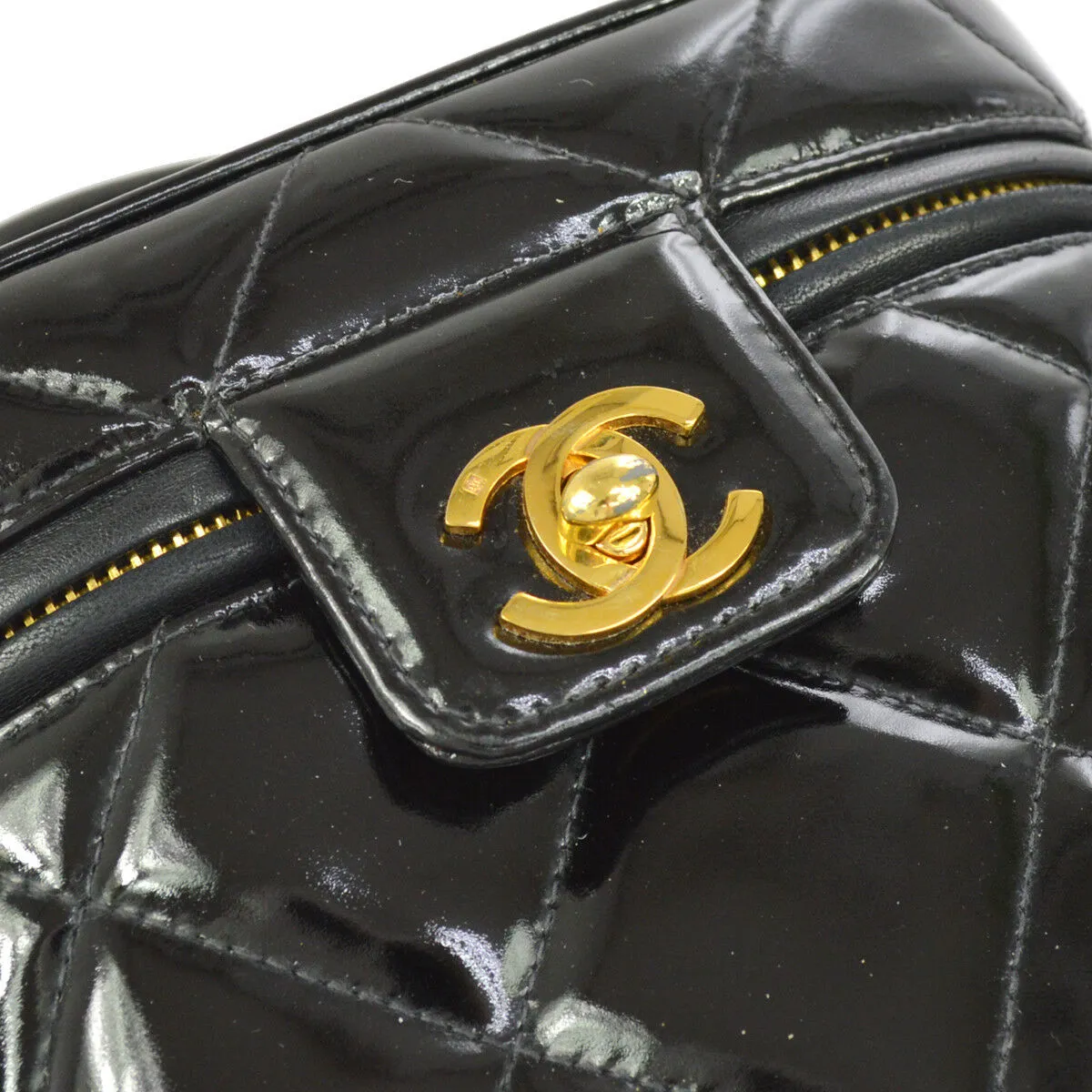 CHANEL Quilted CC Cosmetic Hand Bag Vanity Black Patent Leather AK17189i