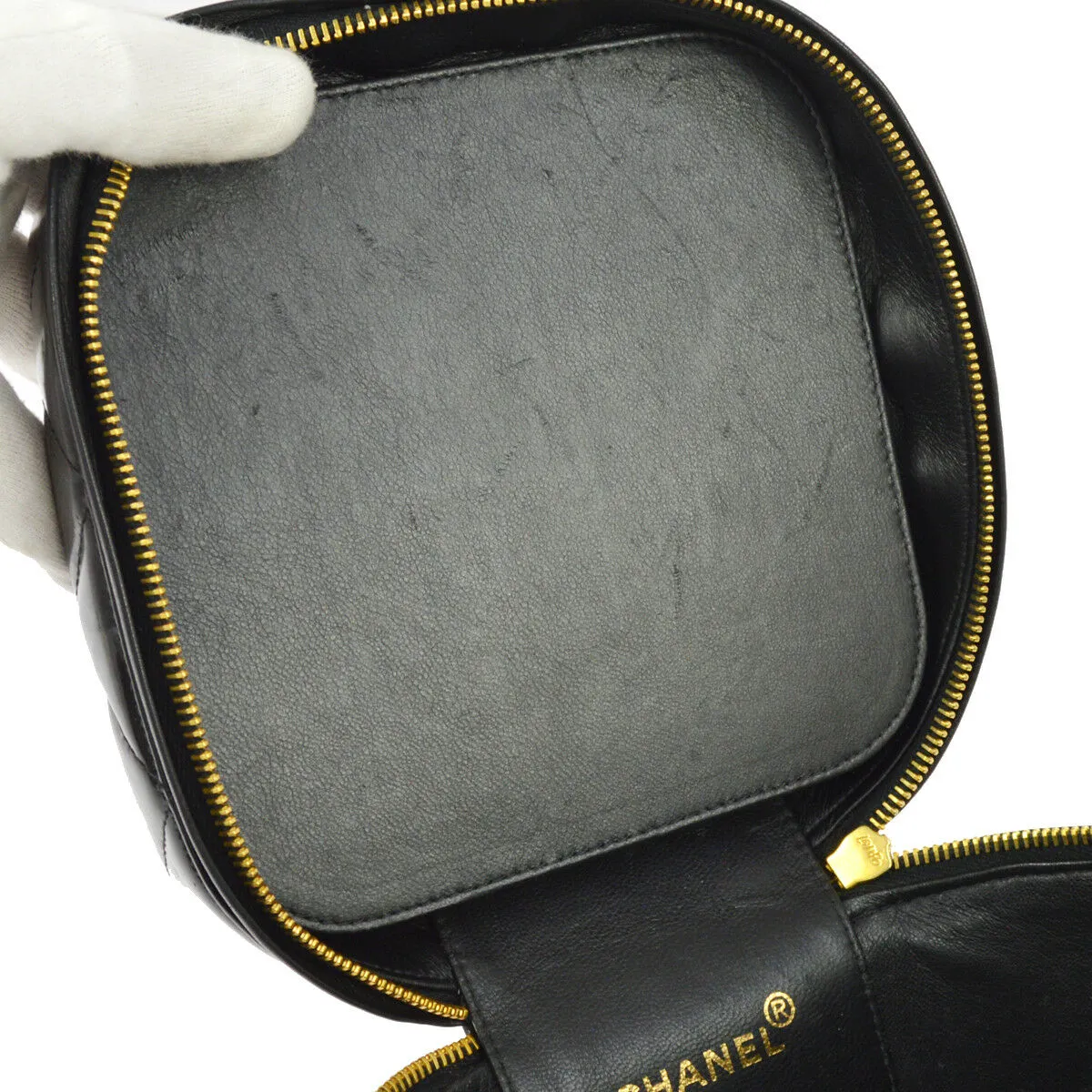 CHANEL Quilted CC Cosmetic Hand Bag Vanity Black Patent Leather AK17189i