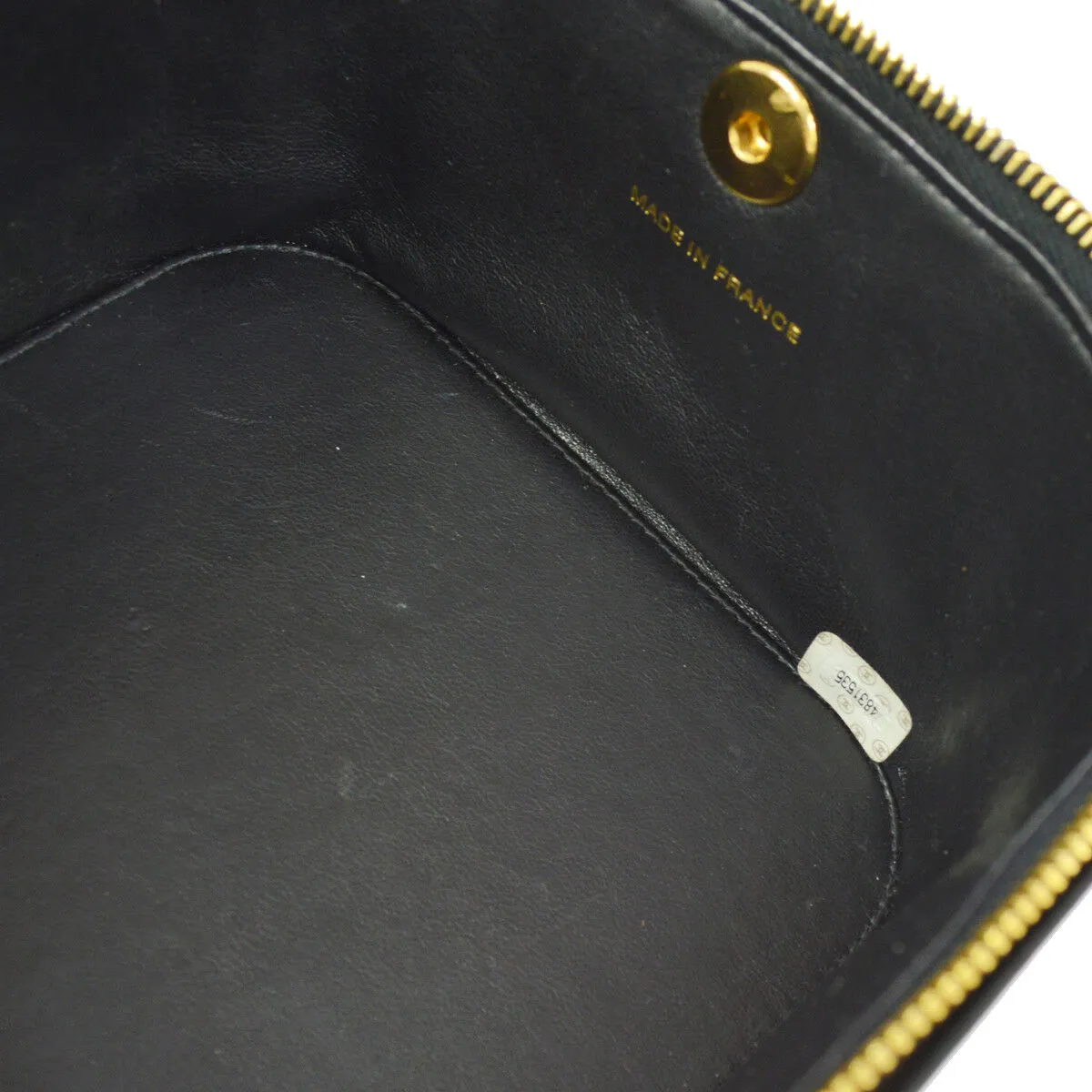 CHANEL Quilted CC Cosmetic Hand Bag Vanity Black Patent Leather AK17189i