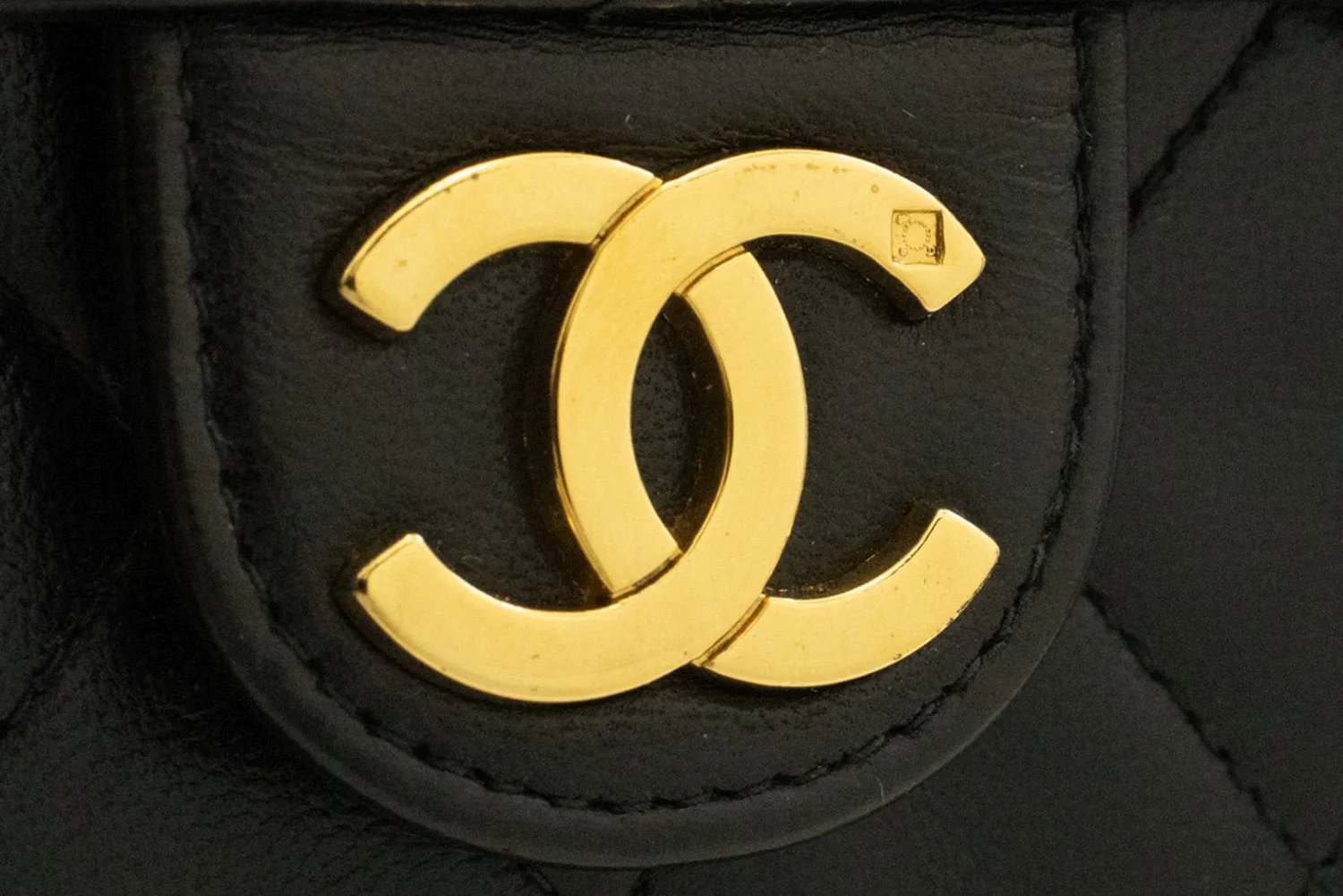 CHANEL Small Chain Shoulder Bag Clutch Black Quilted Flap Lambskin j60