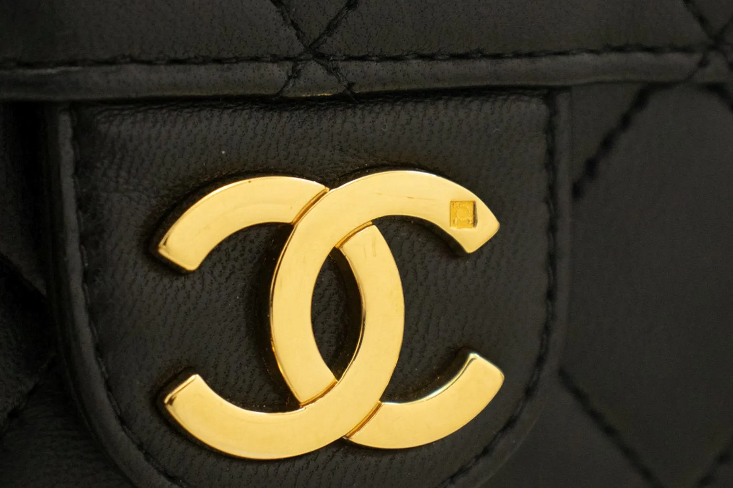 CHANEL Small Chain Shoulder Bag Clutch Black Quilted Flap Lambskin L54