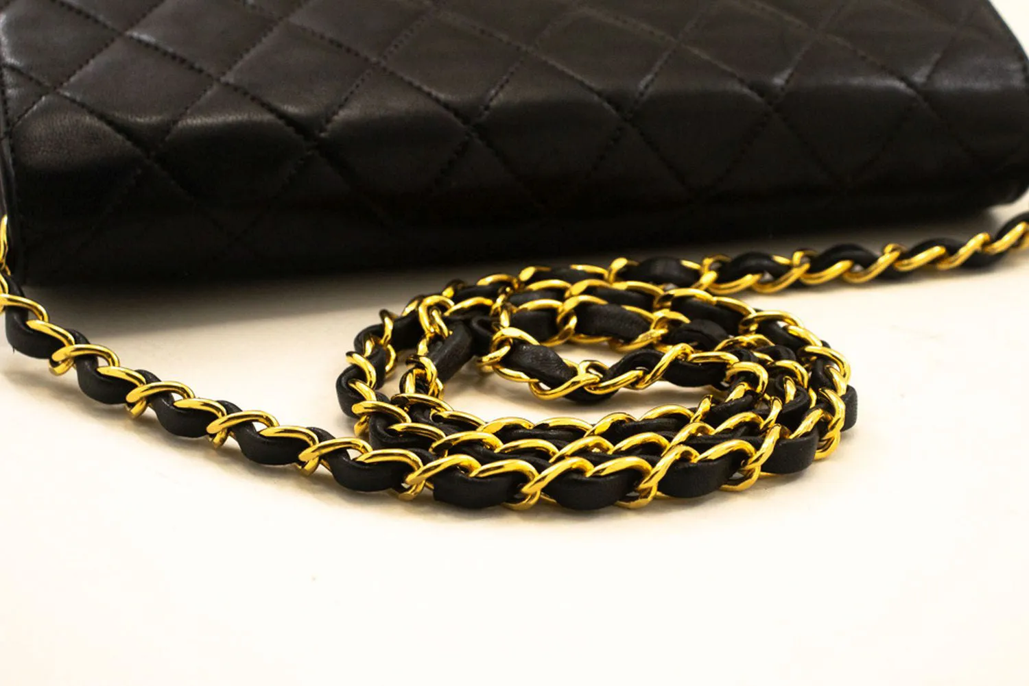 CHANEL Small Chain Shoulder Bag Clutch Black Quilted Flap Lambskin p06