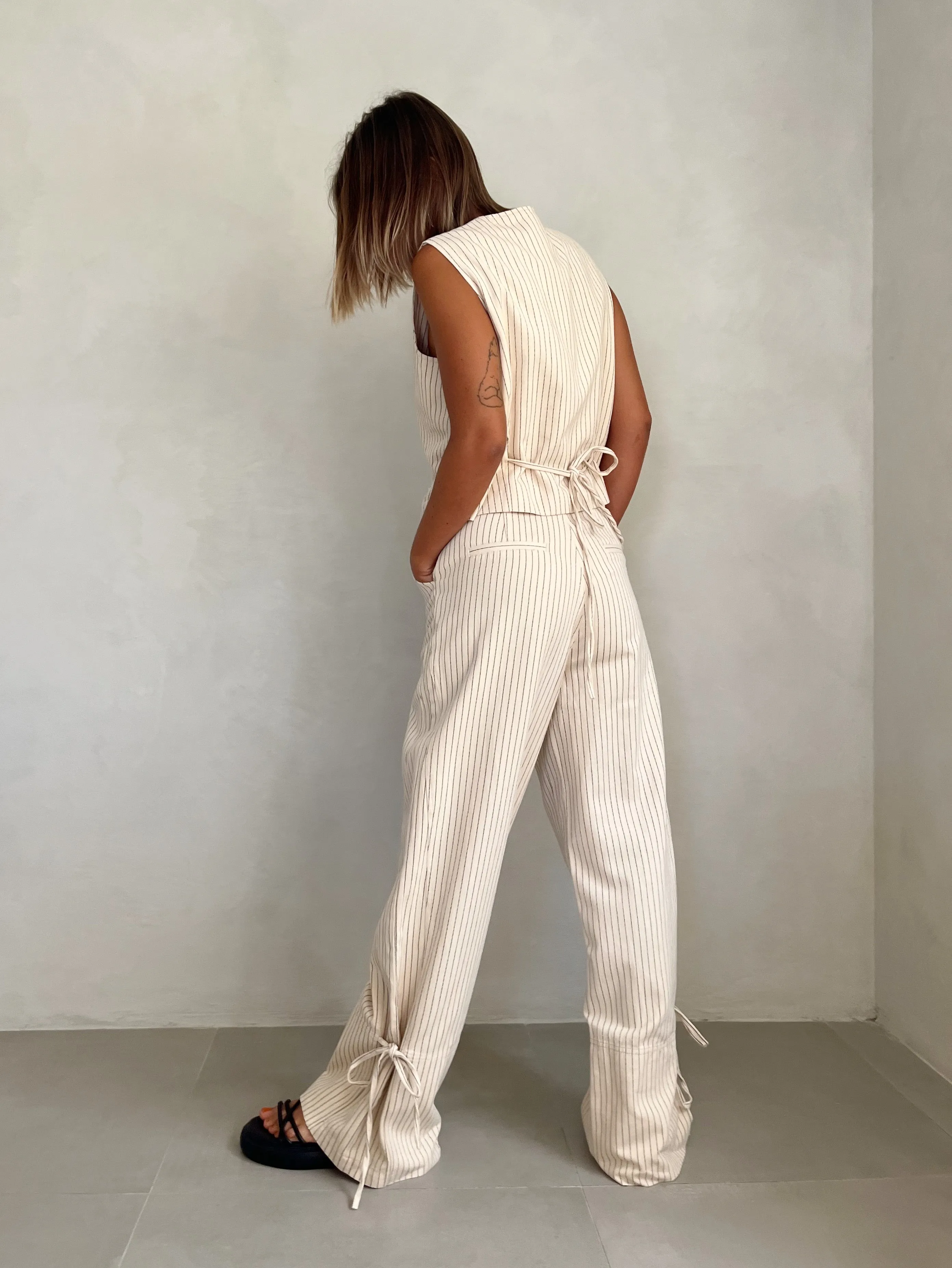 Cyndia Pant by JIJI