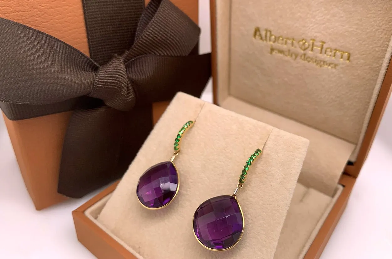 Earrings 18kt Gold Checker Board Amethyst Drops with Green Garnets