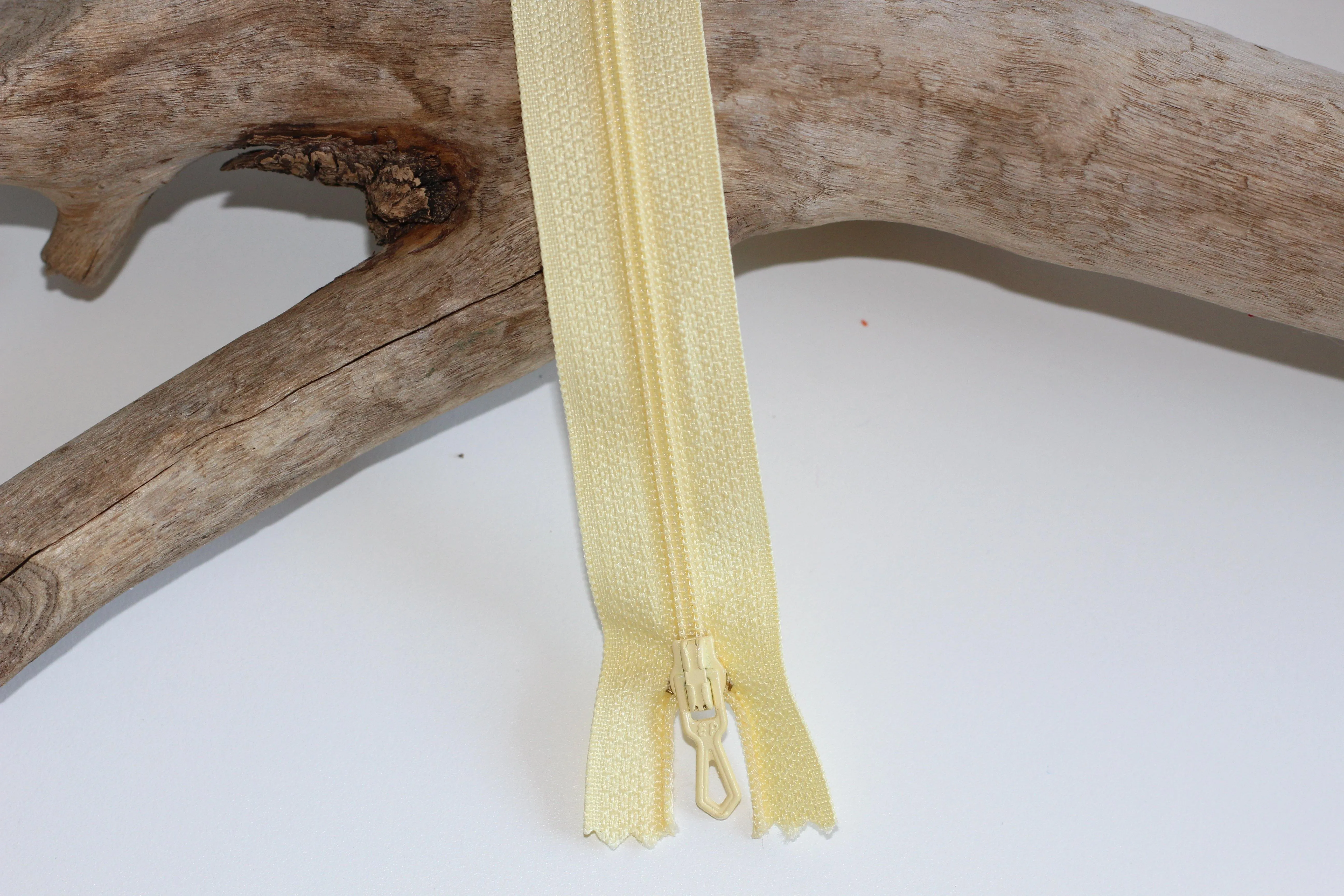 Fermeture Eclair Spirale Jaune clair- Non Séparable Z51 602