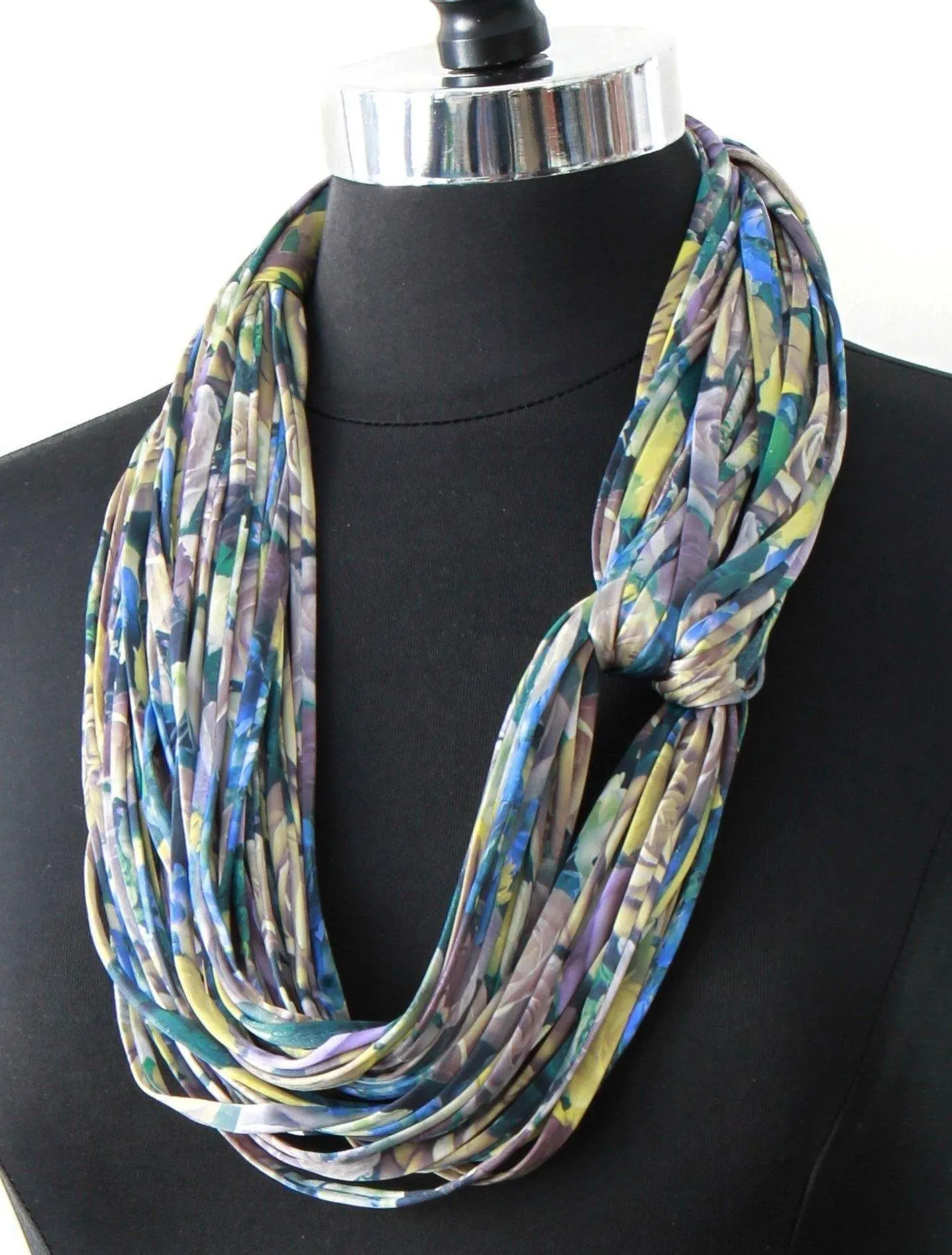 Green Infinity Scarf 'Emerald Leaf'
