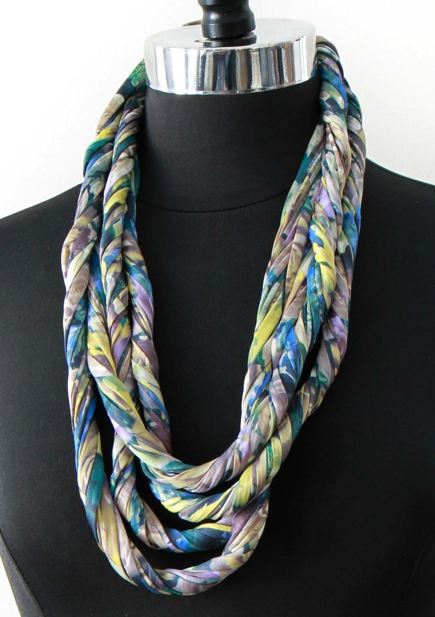 Green Infinity Scarf 'Emerald Leaf'