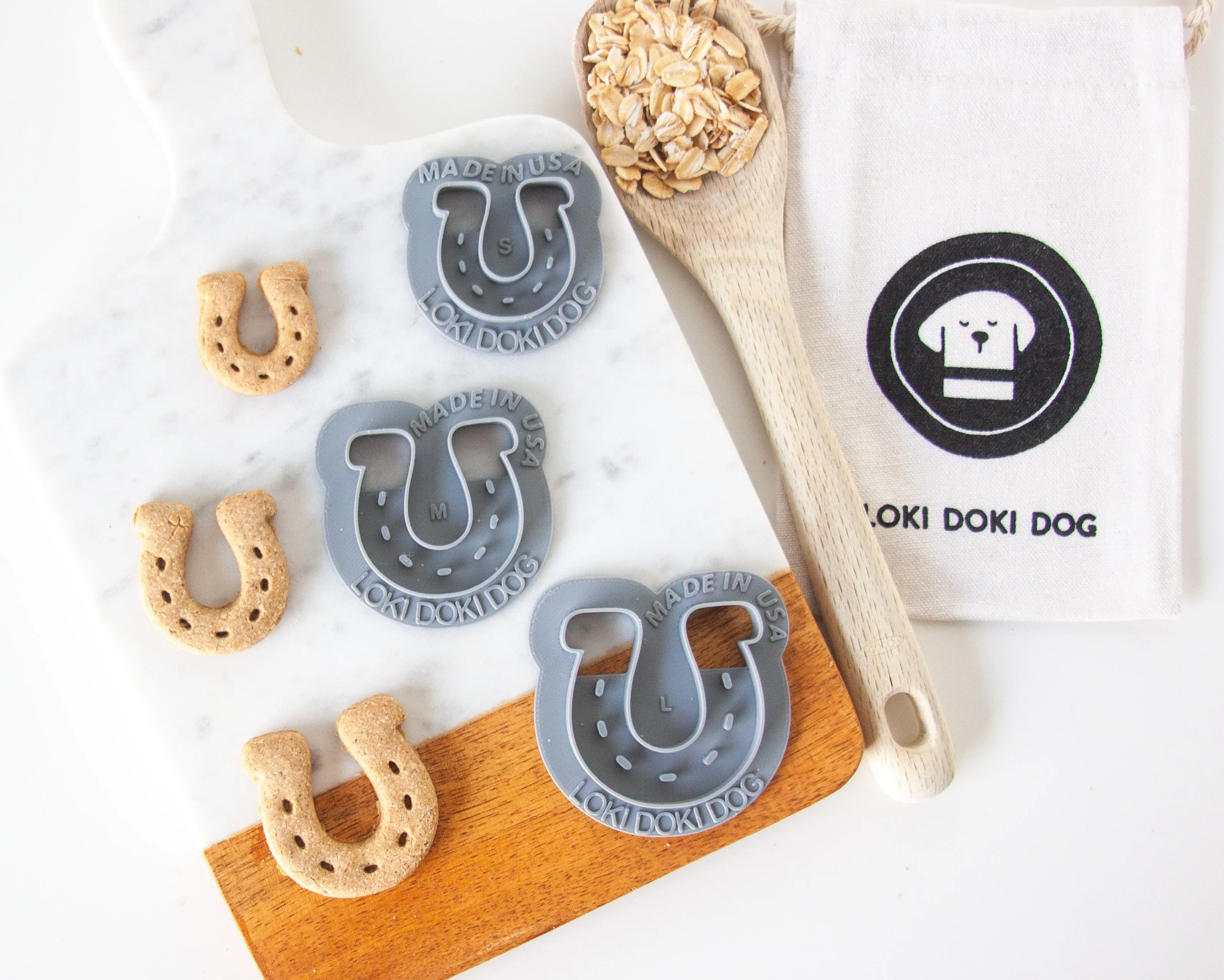 Horseshoe Shape Dog Biscuit Cookie Cutter (4 Sizes Available)