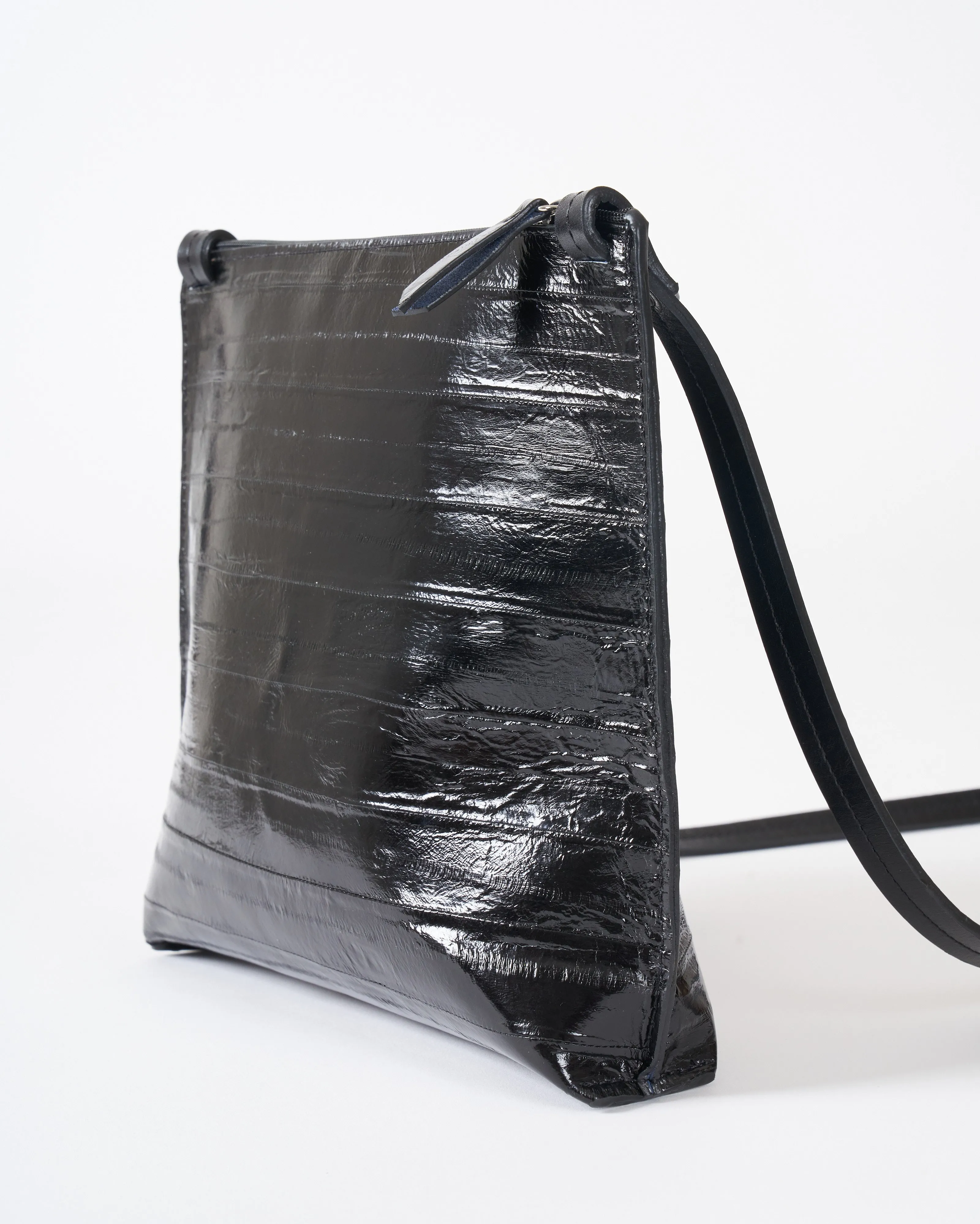 large strappy - black eel