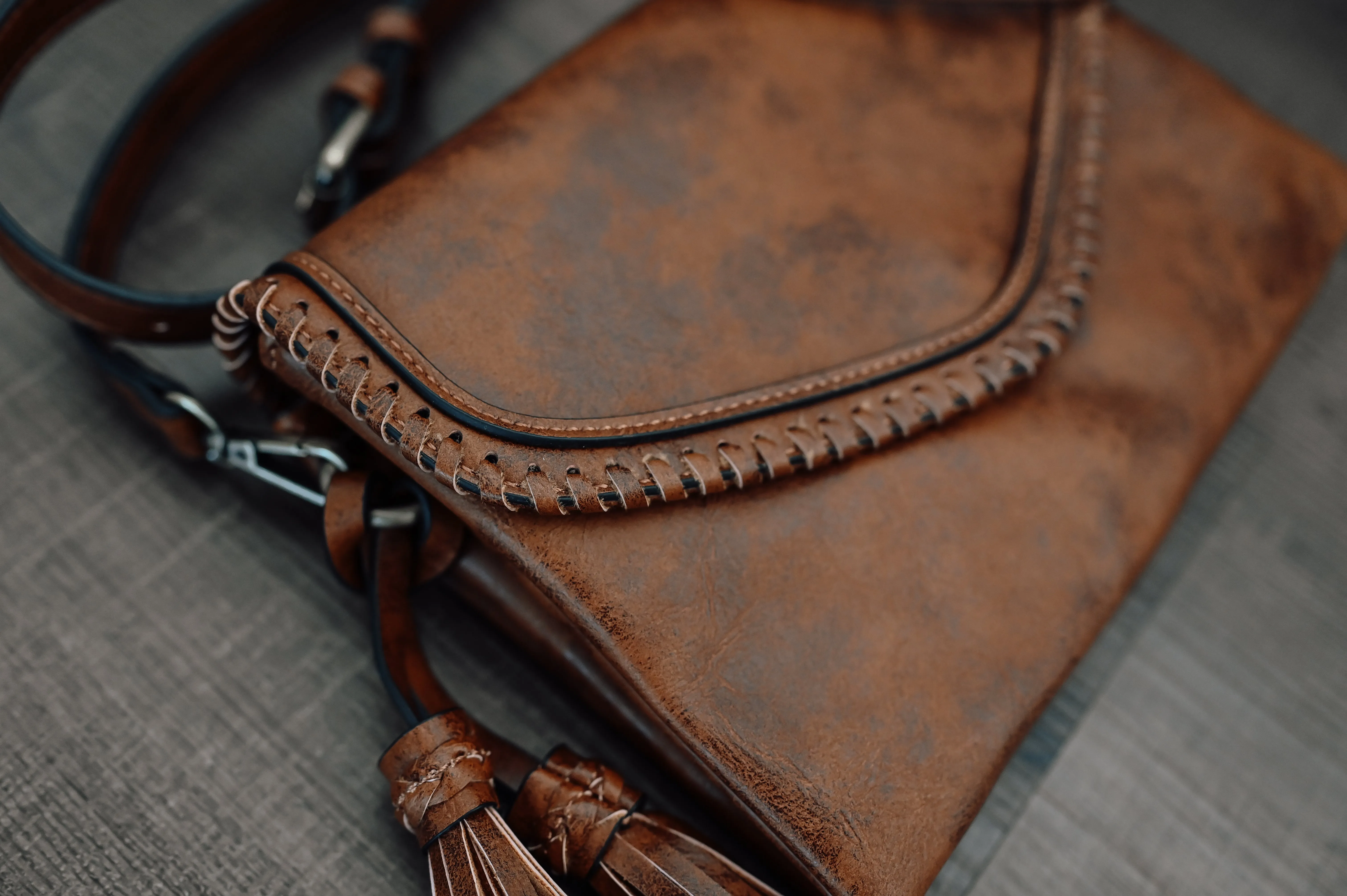 Lennox Crossbody - Brown *FINAL SALE*