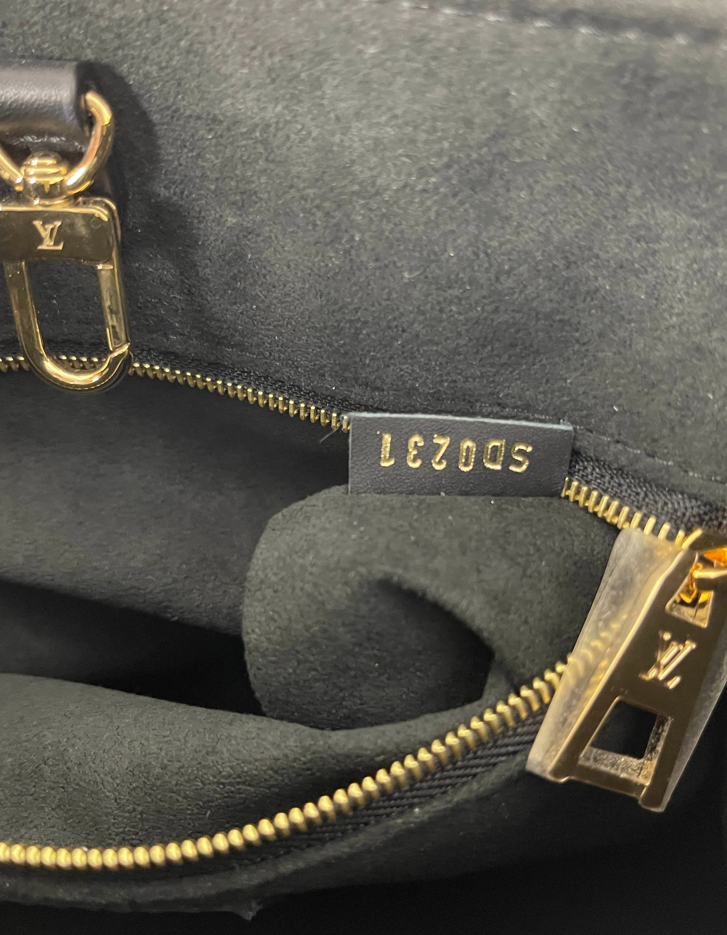 Louis Vuitton Black Monogram Giant Onthego PM Crossbody Bag