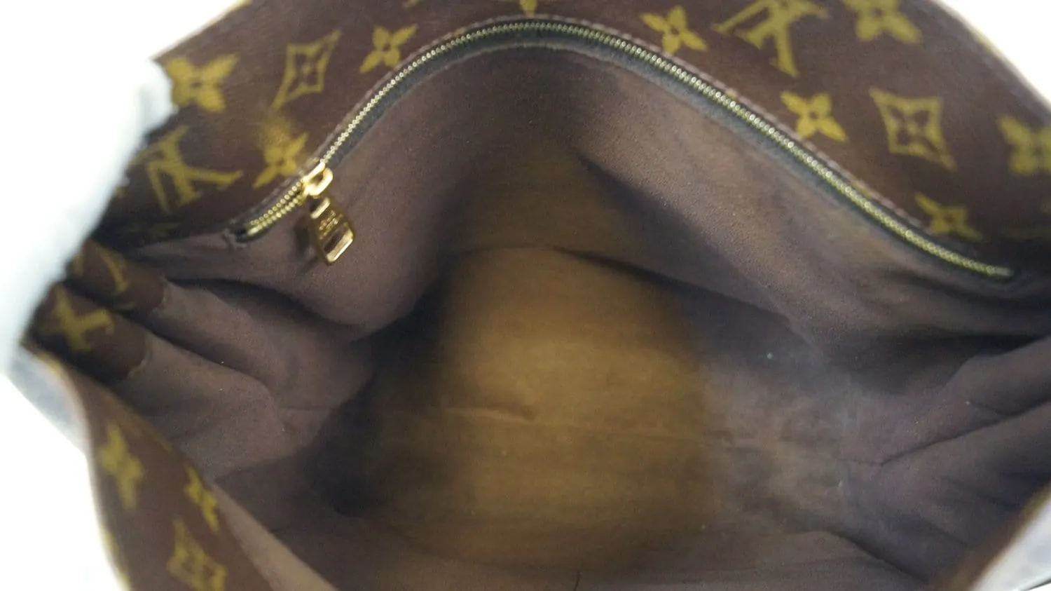LOUIS VUITTON Metis Hobo Monogram Shoulder Bag with Strap
