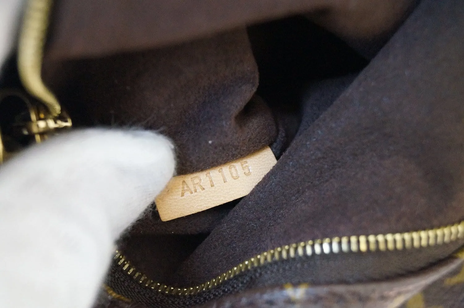LOUIS VUITTON Metis Hobo Monogram Shoulder Bag with Strap