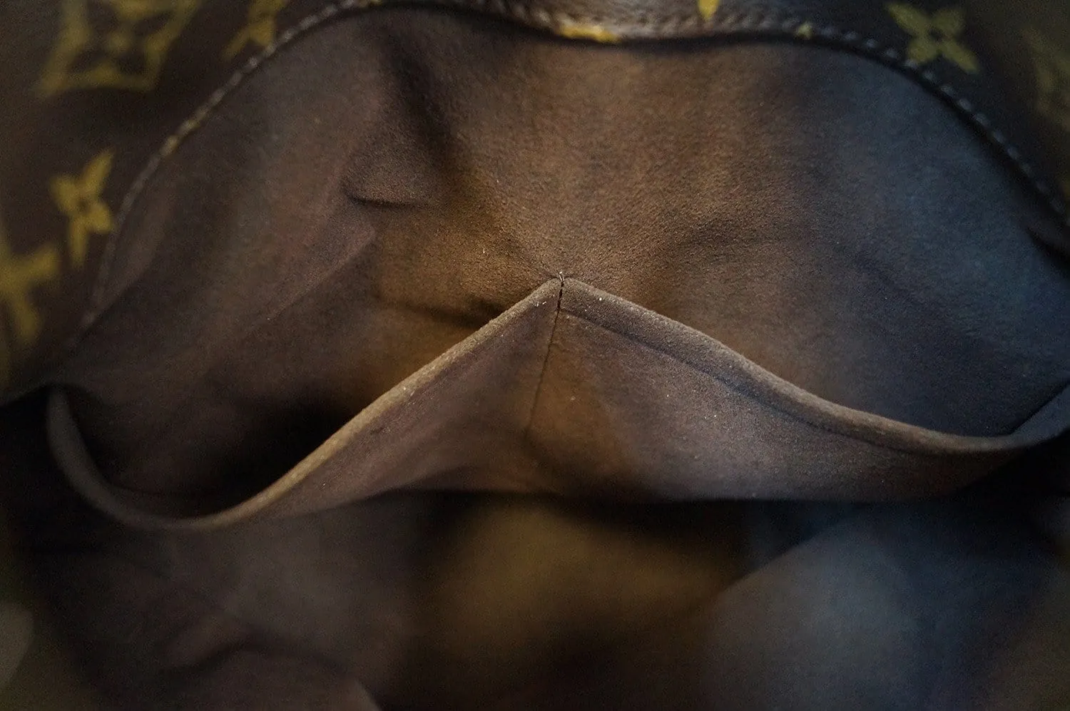 LOUIS VUITTON Metis Hobo Monogram Shoulder Bag with Strap