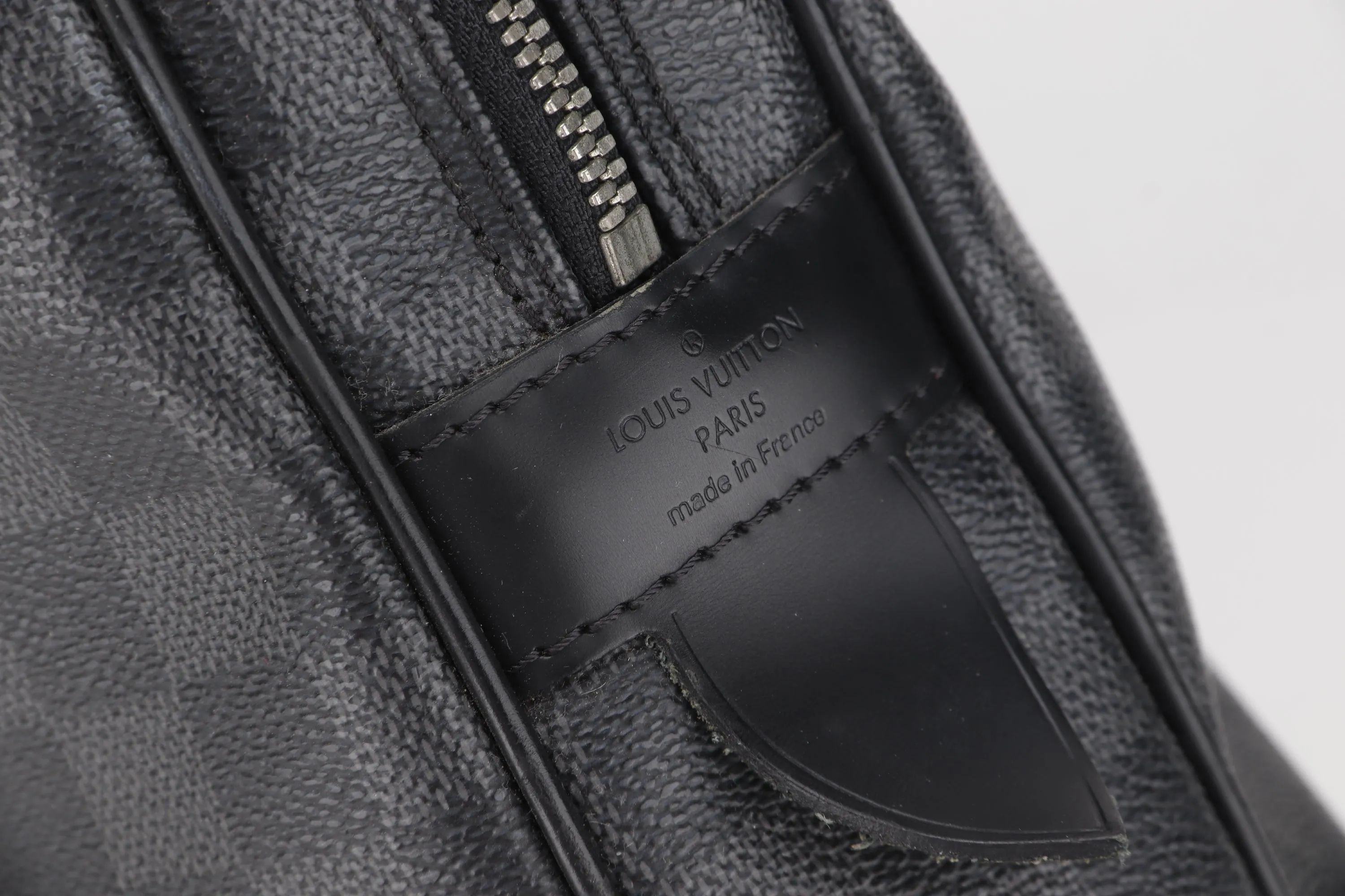 LOUIS VUITTON N41123 VOYAGE DOCUMENT BAG (BA2130) DAMIER GRAPHITE, WITH DUST COVER
