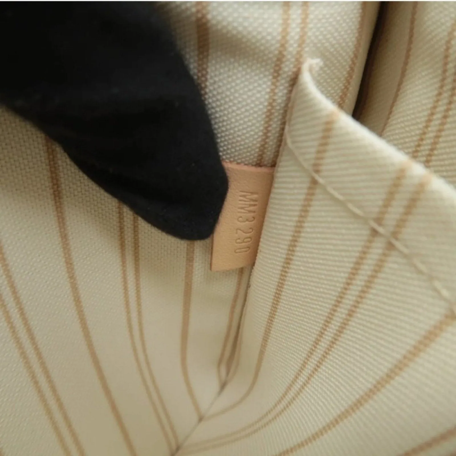 Louis Vuitton Neverfull Pouch White Damier Azur Canvas Clutch Bag