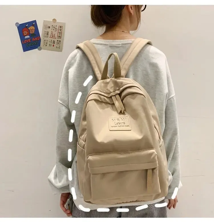 Mochila Pequena e Prática: Ideal para o Dia a Dia!