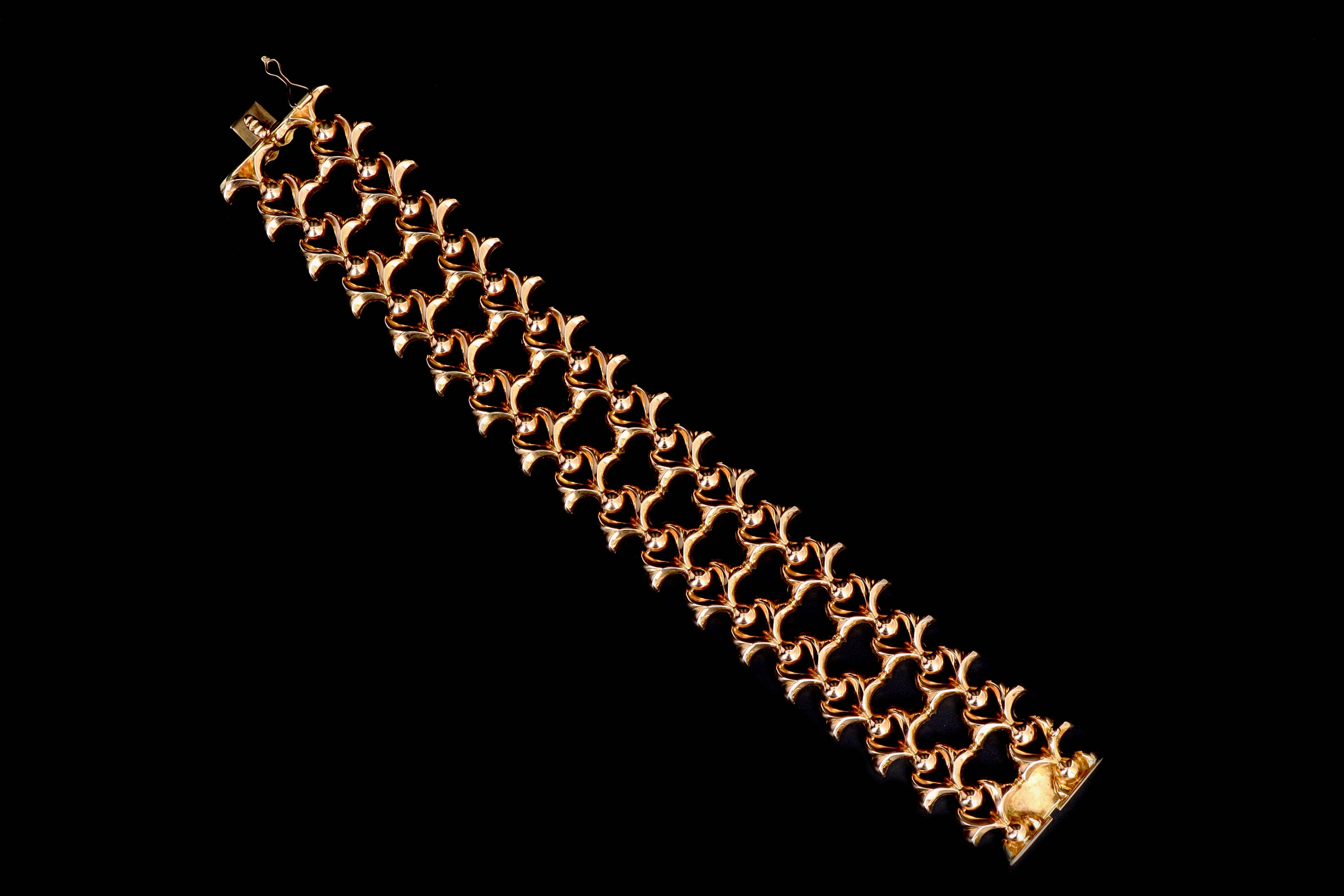 Modern 18K Yellow Gold Bracelet