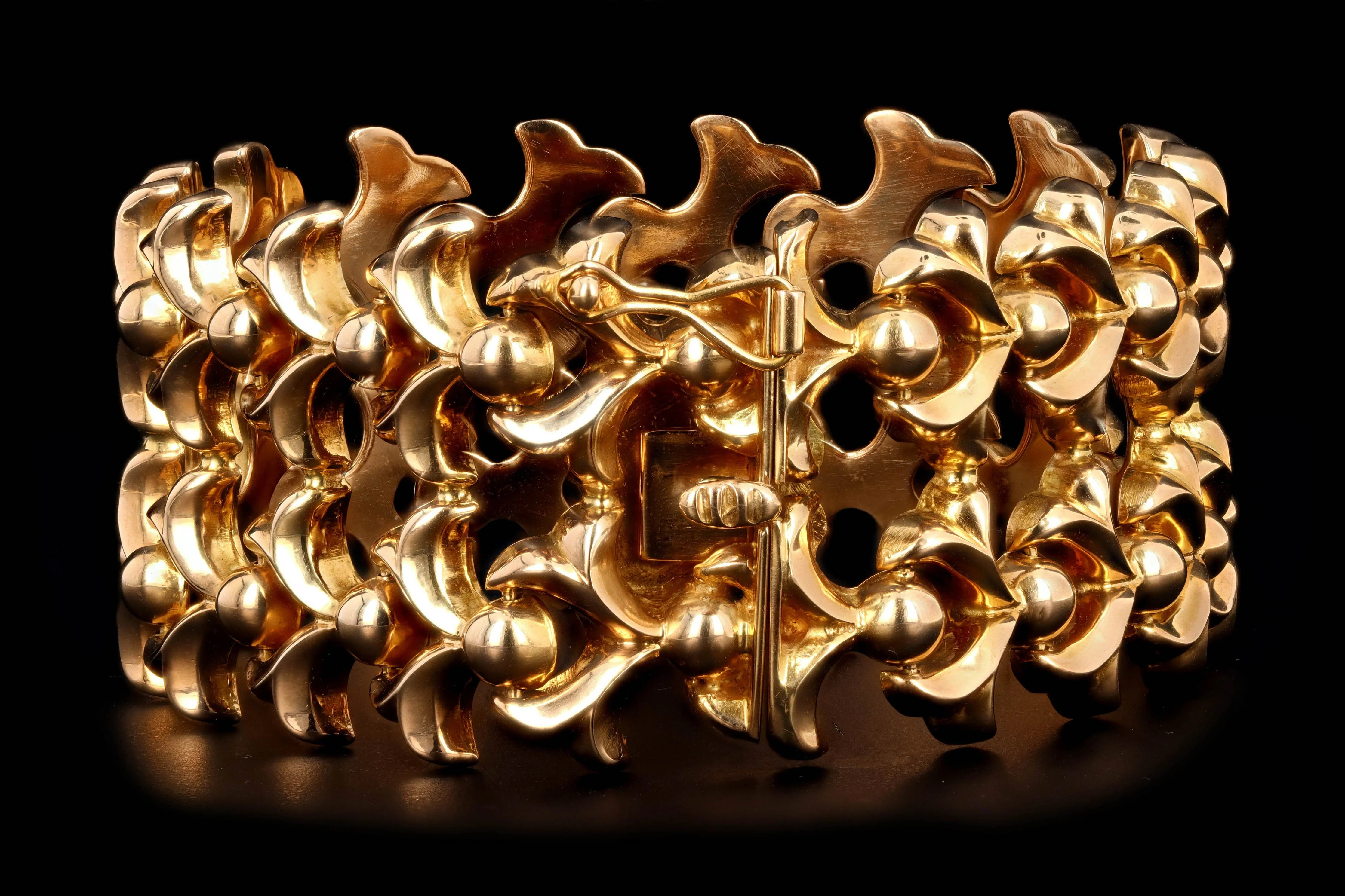 Modern 18K Yellow Gold Bracelet