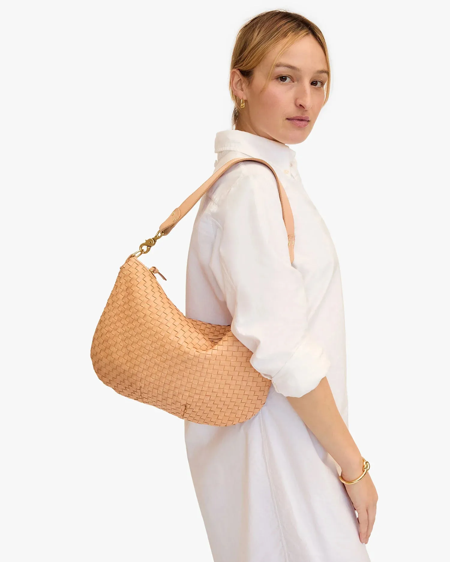 Moyen Messenger in woven checker bisque