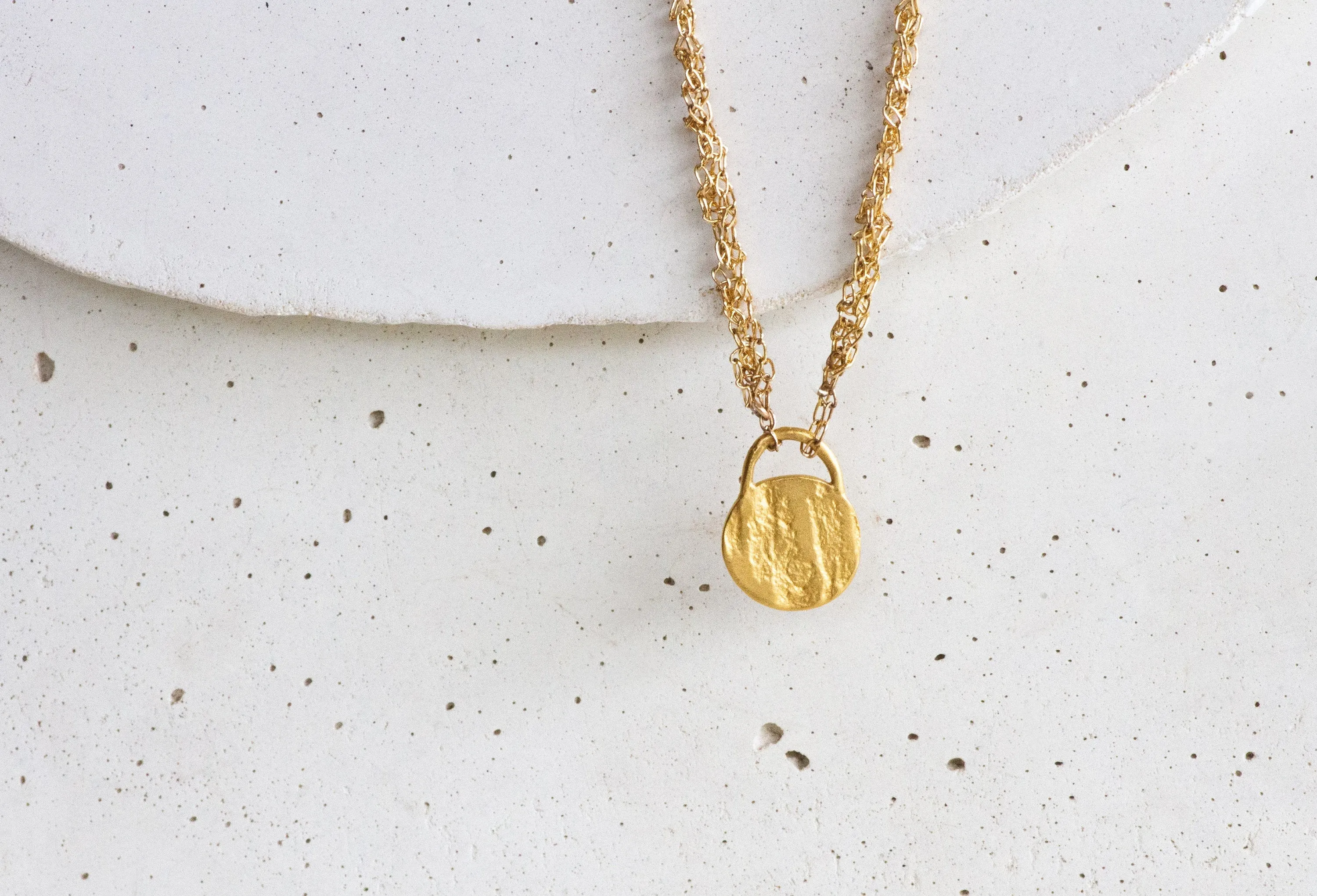 Natural Necklace Gold Organic Round Pendant
