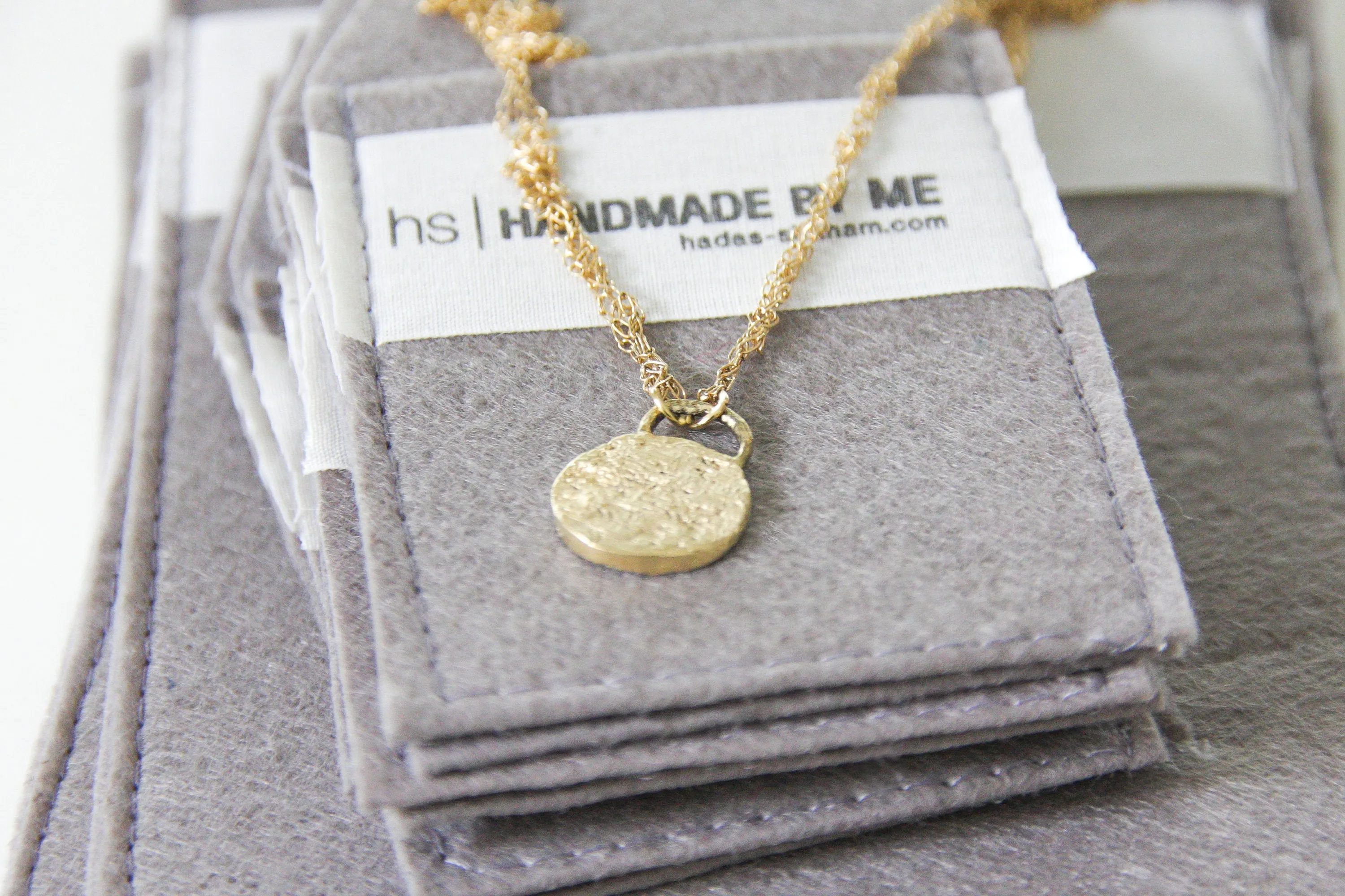 Natural Necklace Gold Organic Round Pendant