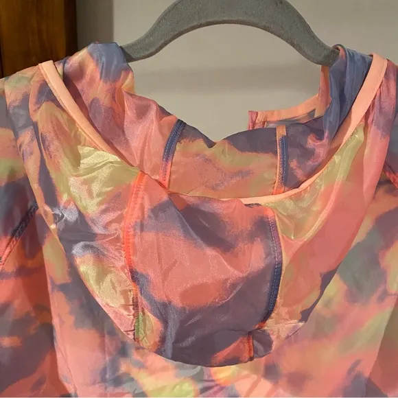 NWT Under Armour Storm Up the Pace Windbreaker Jacket in Pink Sands Color