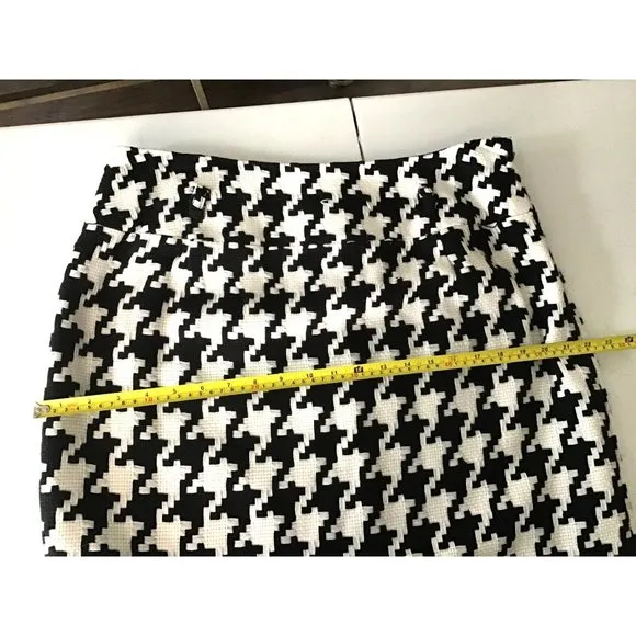 NYGARD COLLECTION- WOMEN WHITE/BLACK ZIP-UP CLOSURE KNEE LENGHT SKIRT SIZE 14