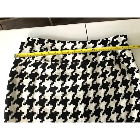 NYGARD COLLECTION- WOMEN WHITE/BLACK ZIP-UP CLOSURE KNEE LENGHT SKIRT SIZE 14