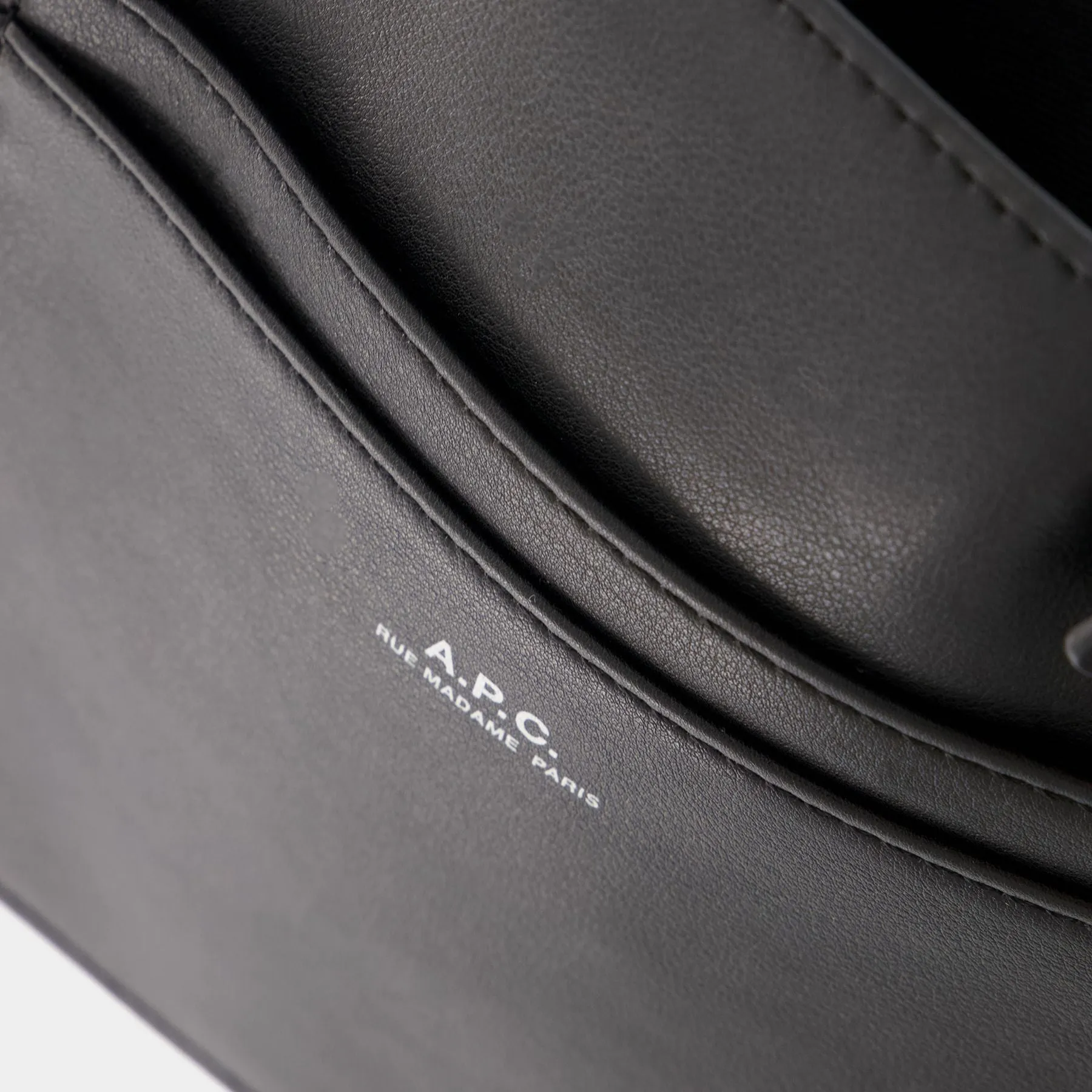 Pouch Nino Crossbody - A.P.C. - Black - Synthetic
