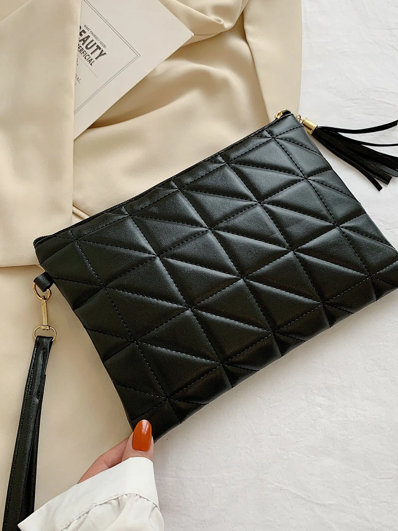 Quilted Embossed Tassel Decor Clutch Bag - Black- FD ⚡