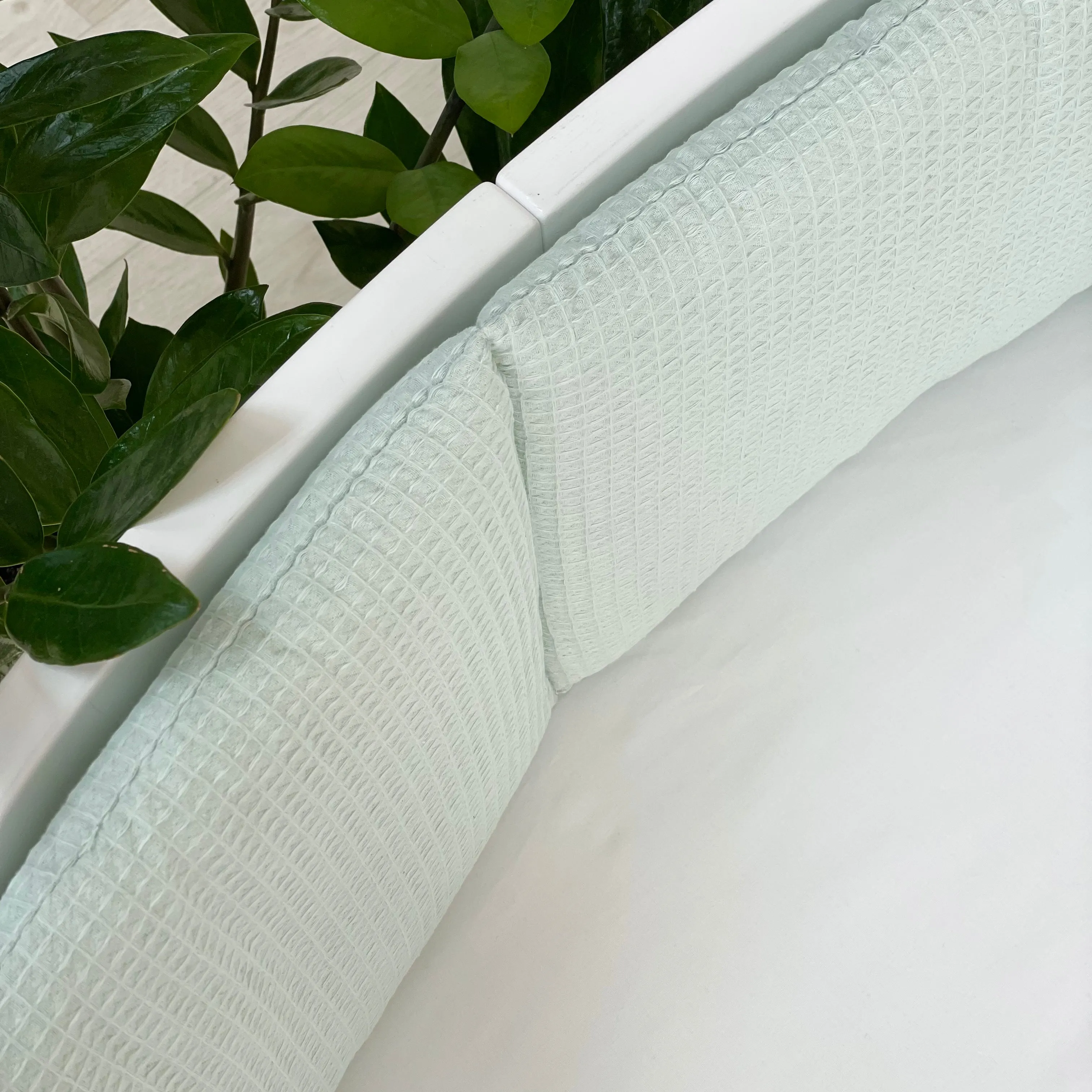 Quilted waffle cot protective bumper mint